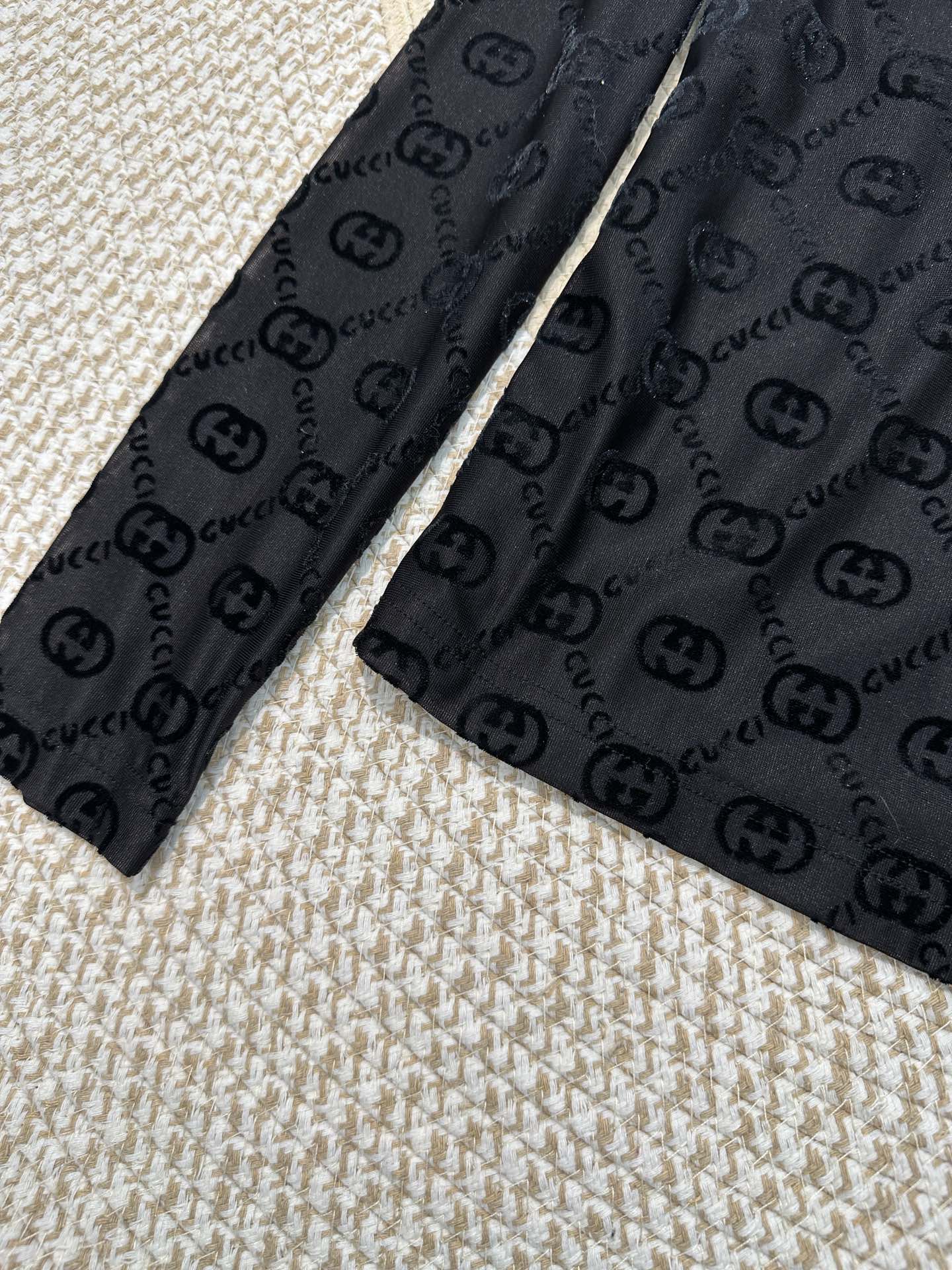 Gucci 2025 Fall/Winter Burnout Logo Undershirt - Sexy & Chic 8 i1759813422 9039 8