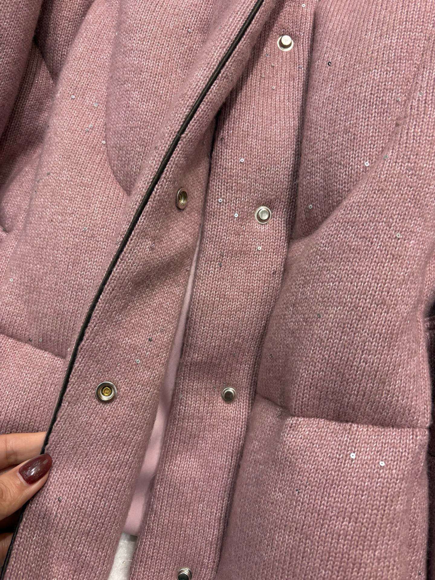 Fendi Cashmere Knit Goose Down Puffer Jacket with Sequin Embellishments 6 i1761815317 7772 2