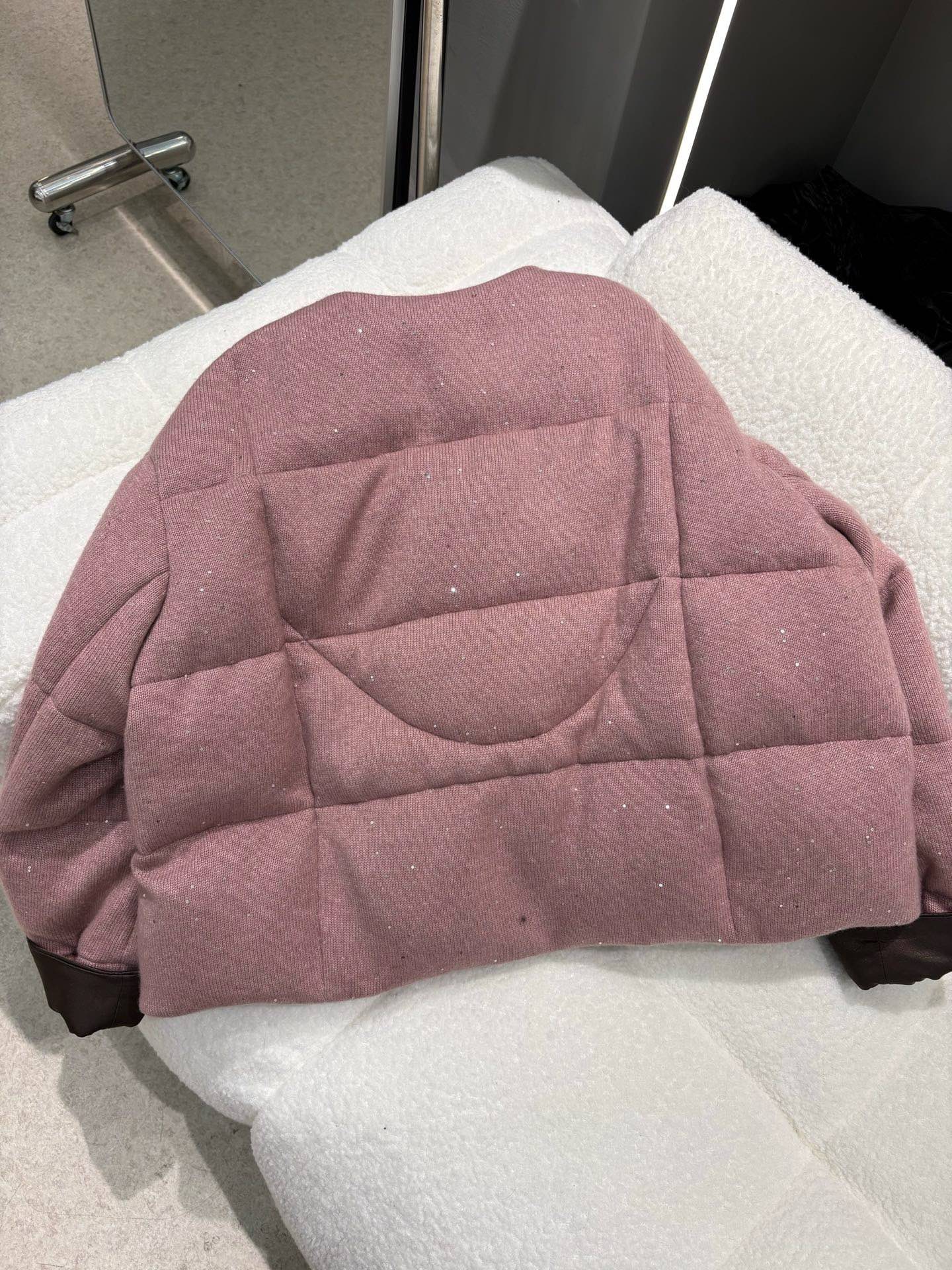 Fendi Cashmere Knit Goose Down Puffer Jacket with Sequin Embellishments 5 i1761815318 8540 8