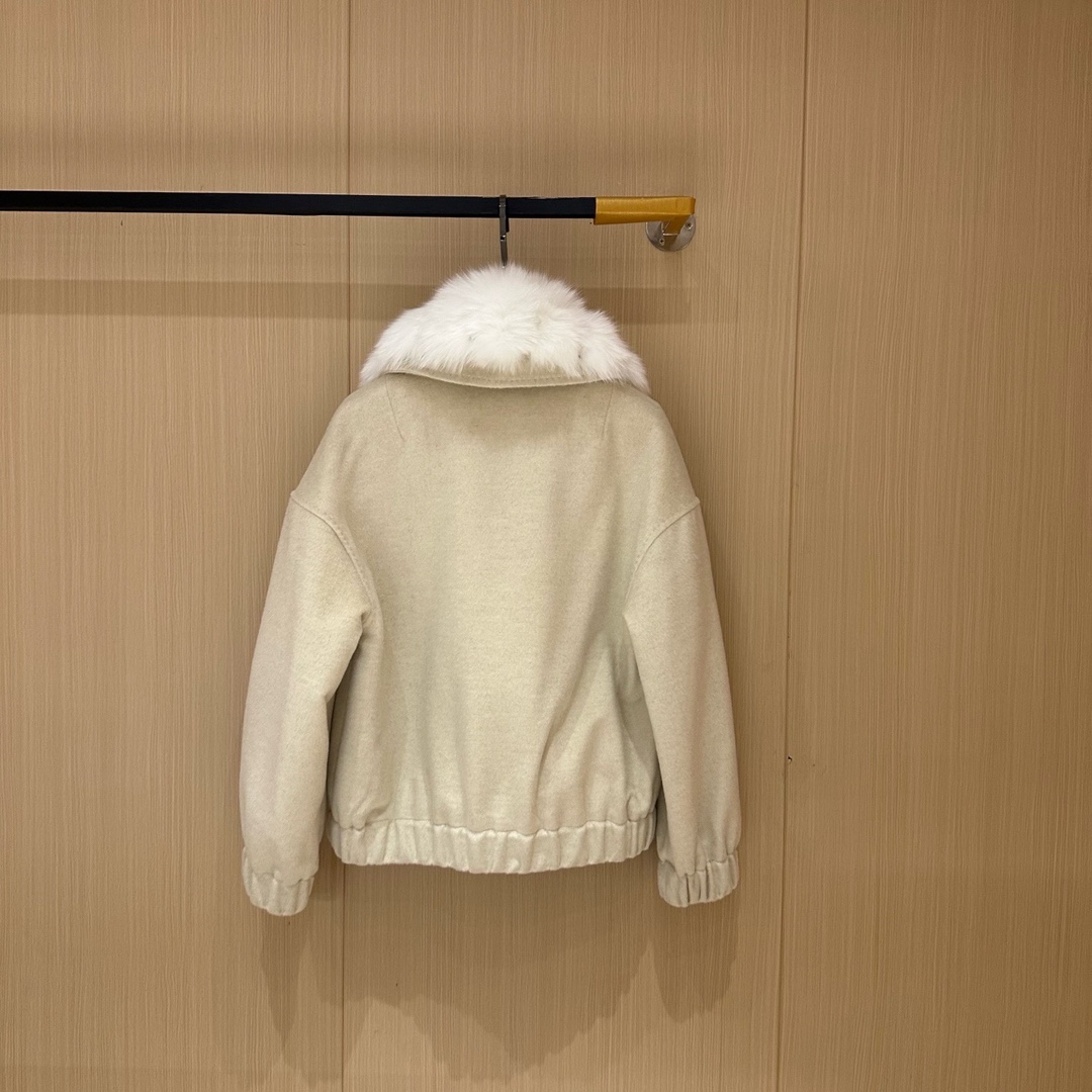 Fendi Wool Coat with Fox Fur Collar, Detachable, Versatile Style 6 i1762228727 2811 2