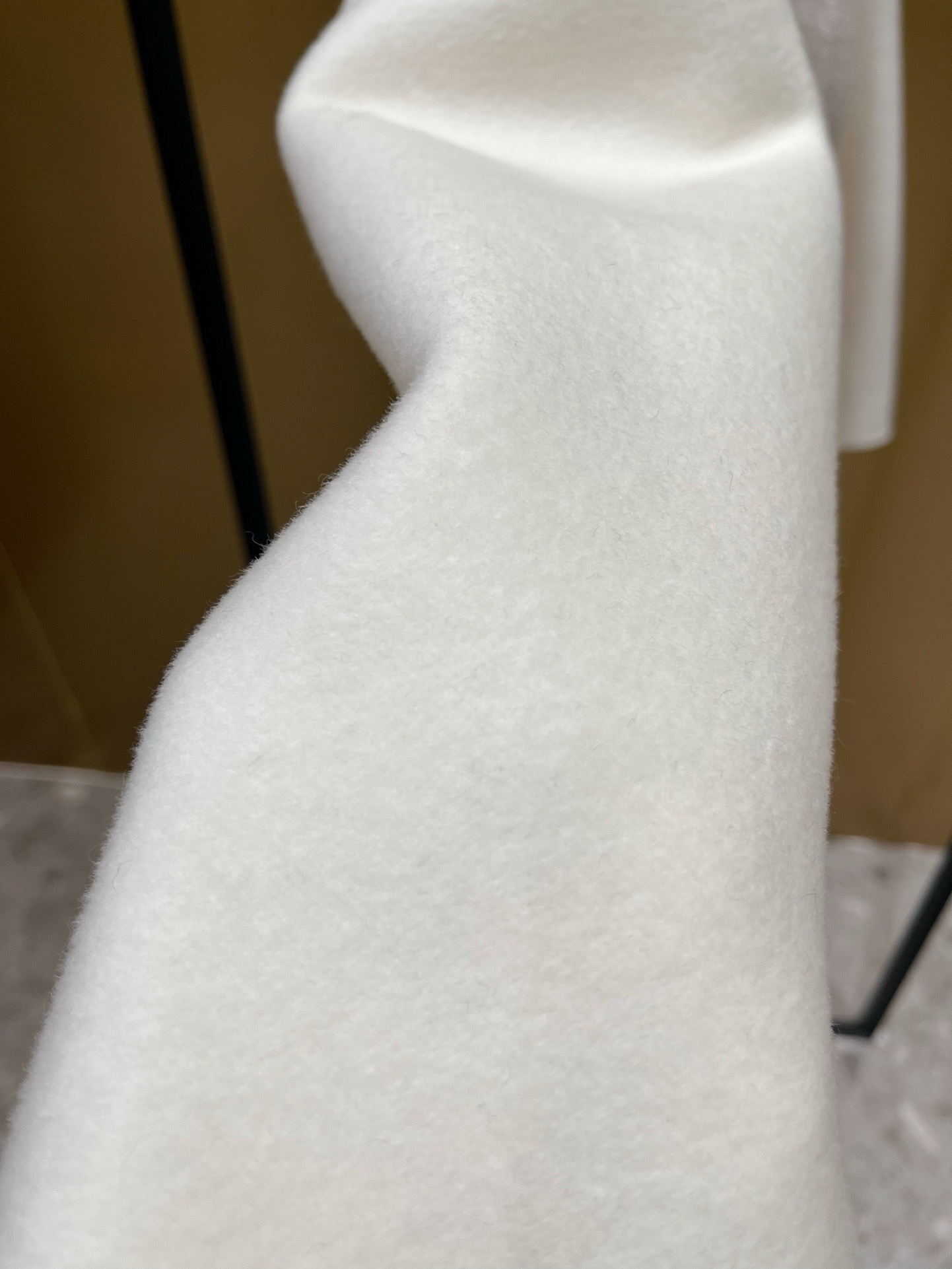 Elegant Double-Faced Wool Cashmere Coat with Mink Fur Collar - Cream White 9 i1764474536 2578 5