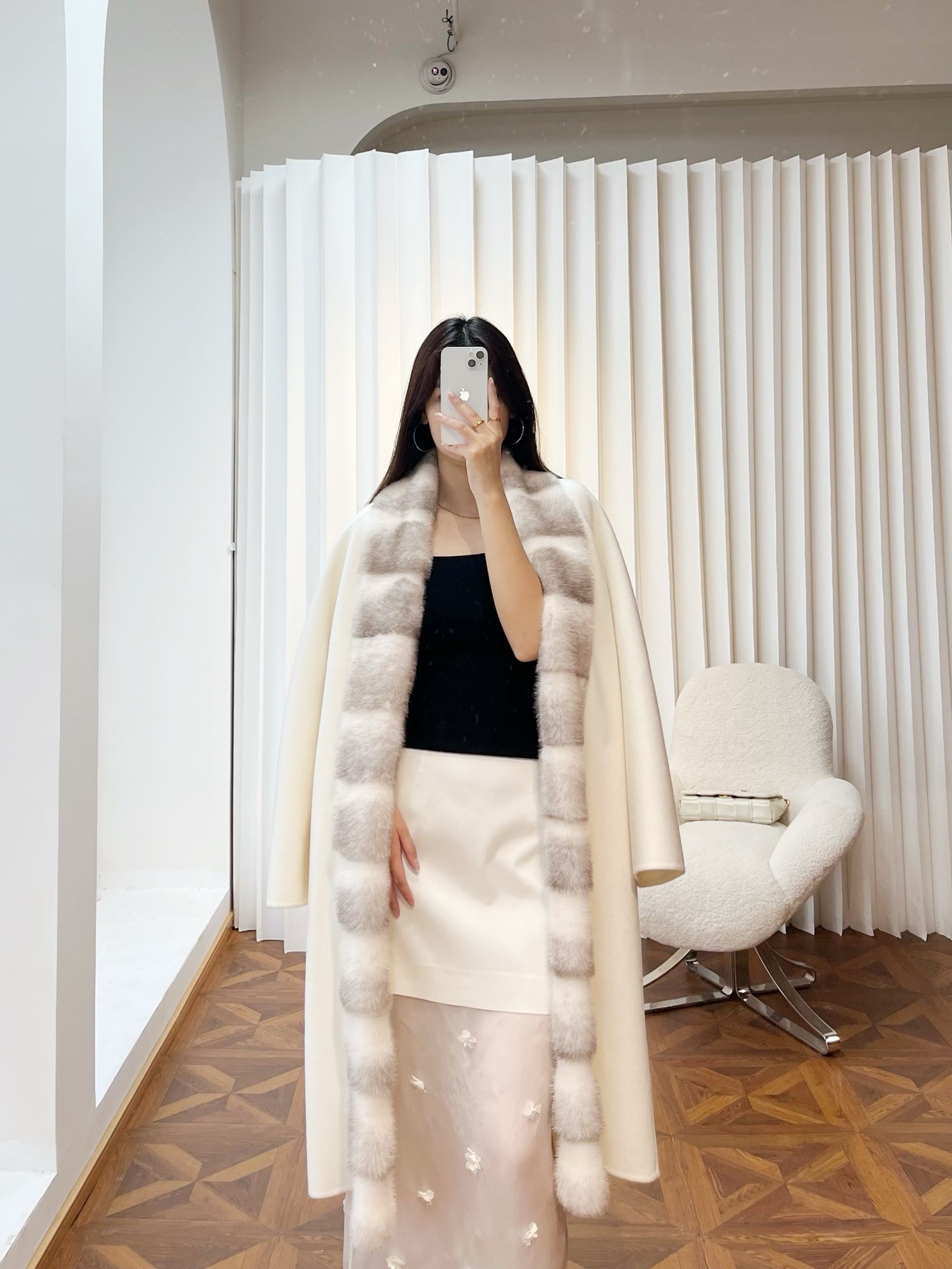 Elegant Double-Faced Wool Cashmere Coat with Mink Fur Collar - Cream White 3 i1764474536 3473 7