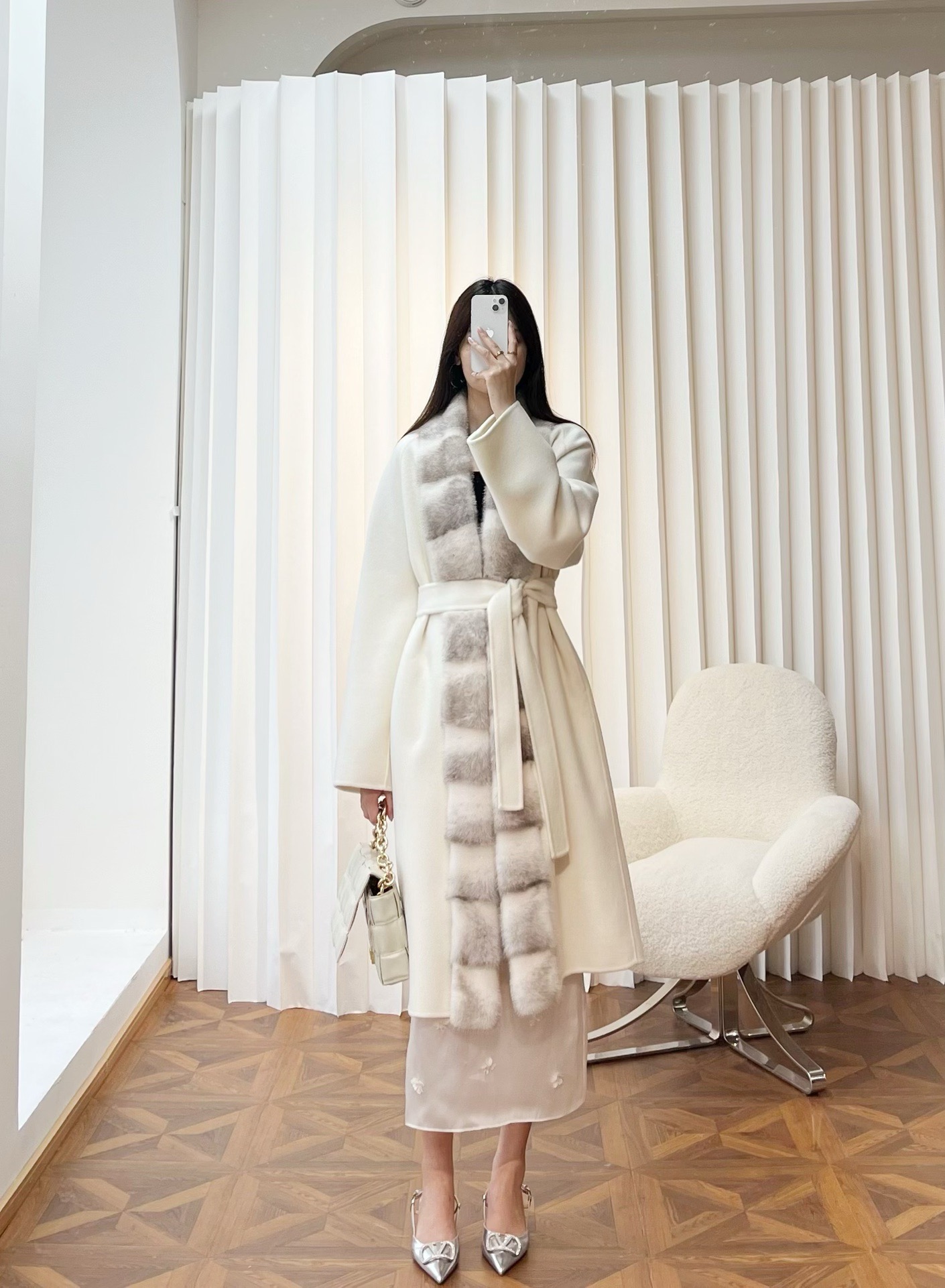 Elegant Double-Faced Wool Cashmere Coat with Mink Fur Collar - Cream White 4 i1764474536 3691 4