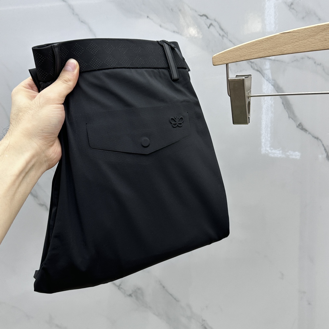 NO:476153,(Anti-wrinkle BV Baodiejia spring and summer new casual pants, released simultaneously on the official website, trouser body craft design, imported customer-supplied auxiliary materials, fabric customization, OEM products are free of inspection! Every detail is the ultimate, original hardware accessories, full of trendy style, stylish and handsome upper body, must-have items for trendy people! A11 yards 29-38, 35 without 37, bottega veneta, bottega veneta, alexander wang19860909（抗皱BV 葆蝶家春夏新品休闲裤,官网同步发售,裤身工艺设计,进口客供辅料、面料定制,代工厂出品免检！每个细节做到极致,原版五金配件,潮范十足、上身有型帅气,潮人必备单品！A11码数29-38有35无37,,bottega veneta,bottega veneta,alexander wang,Men's clothing