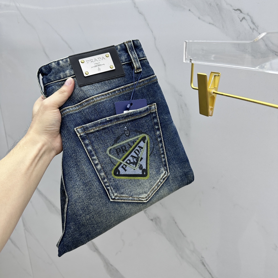 NO:162531,Prada ·Prada New original single ruthless jeans, small straight-leg pants, super stylish, pocket positioning and precision embroidery, original single custom washing water, super durable, original hardware accessories mold opening!  Long-term washing, no fading, no deformation, trendy and versatile A10m code number 30-38 without 35.37, prada, prada, jeans, alexander wang19860909Prada·普拉达 新款原单狠货牛仔裤,小直脚裤型 超级有范,口袋定位精工刺绣,原单定制洗水 极品超级耐看 原版五金辅料开模！久洗不褪色不变形 潮流百搭 A10m 码数30-38无35.37,,prada,prada,jeans,alexander wang,Men's clothing