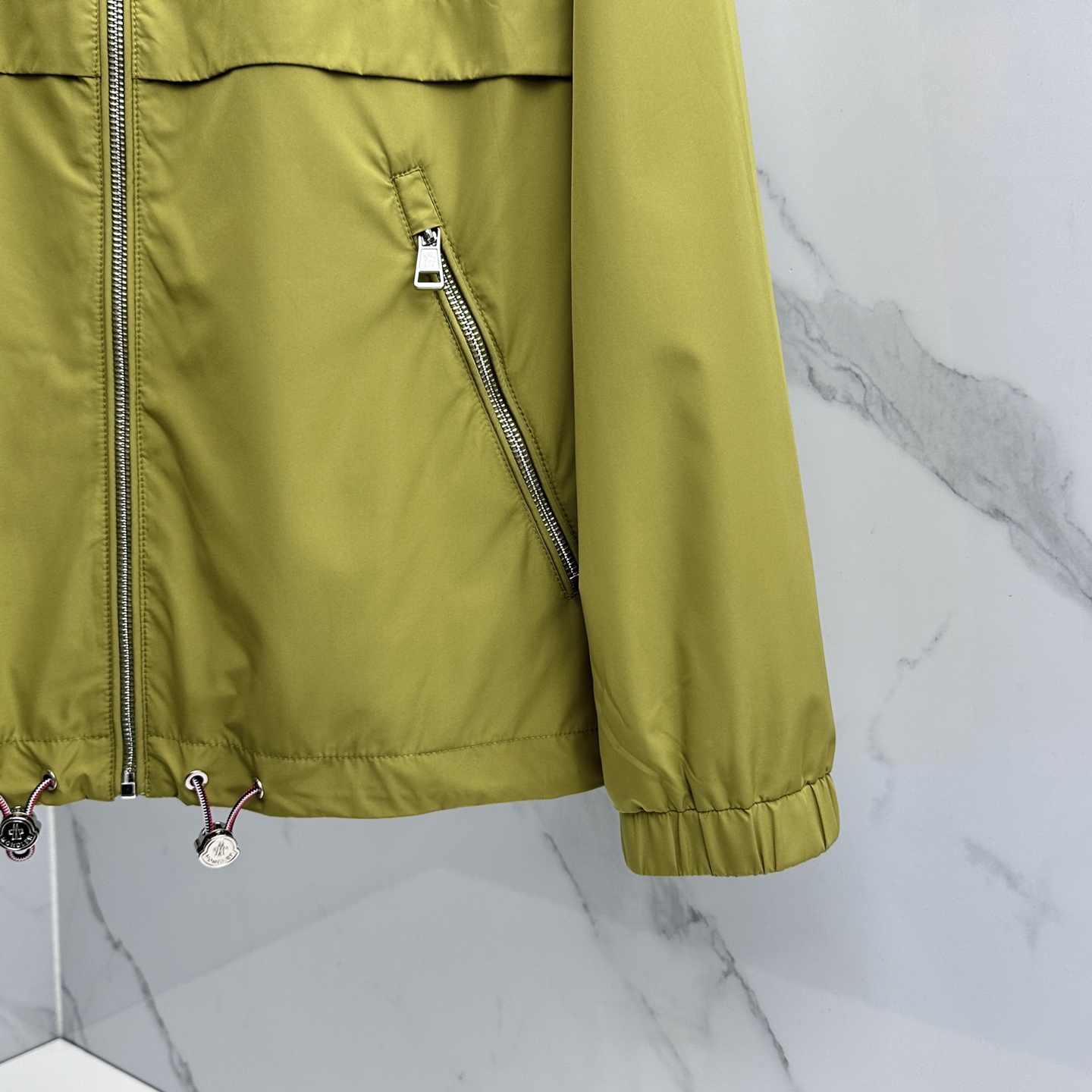 🆕Moncler蒙口 2026早春系列，最新时尚立领夹克外套.处处细节显工艺足够的高级 结构性剪裁的设计