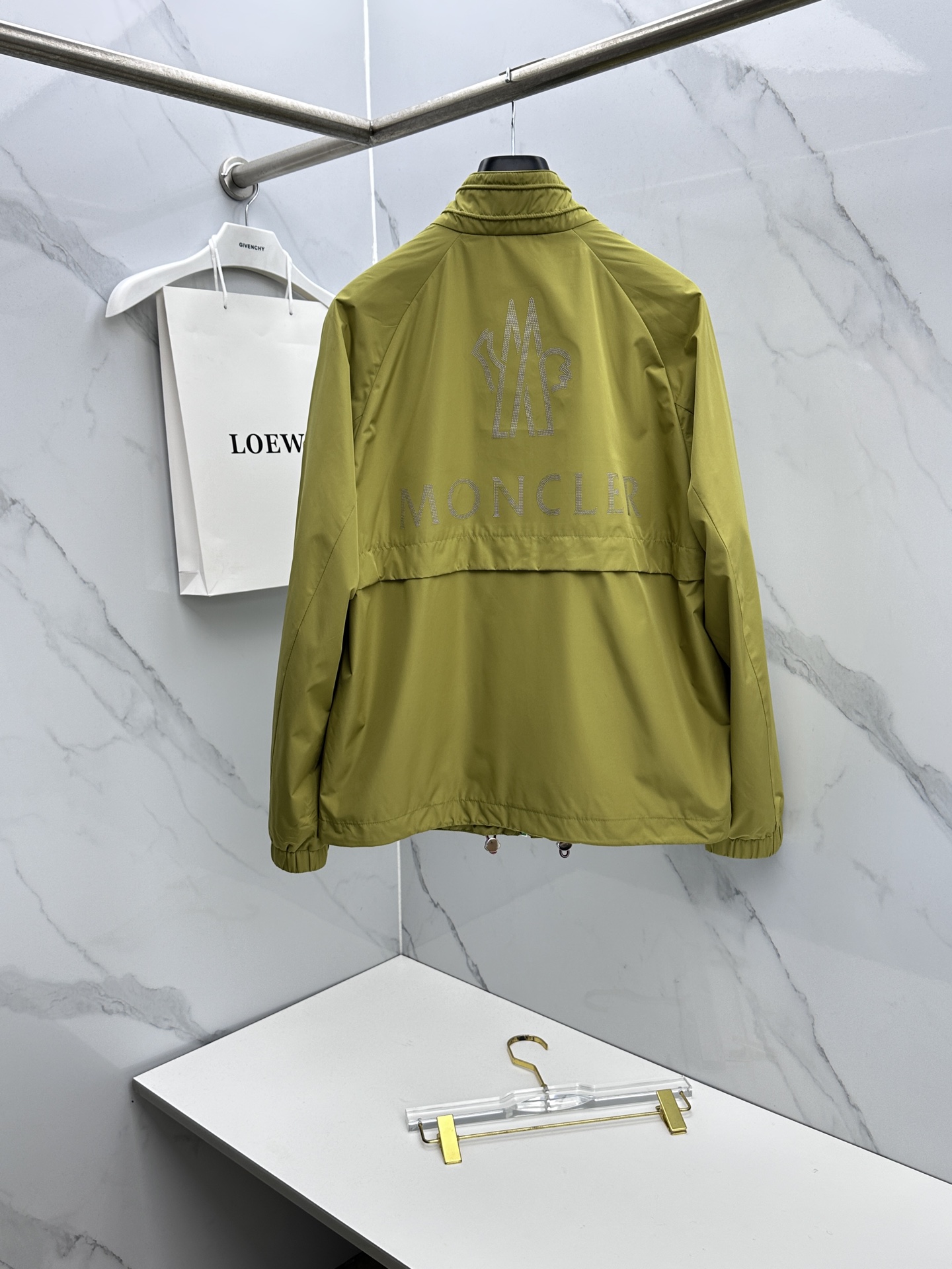 🆕Moncler蒙口 2026早春系列，最新时尚立领夹克外套.处处细节显工艺足够的高级 结构性剪裁的设计