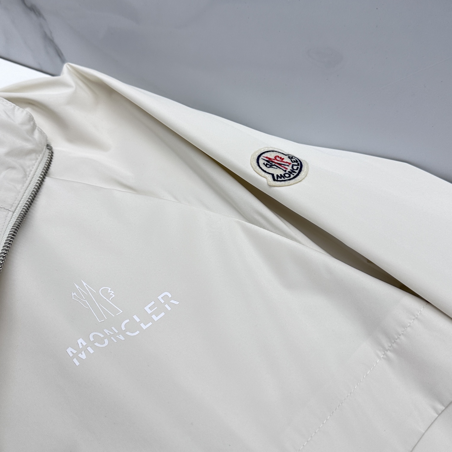 🆕Moncler蒙口 2026早春系列，最新时尚立领夹克外套.处处细节显工艺足够的高级 结构性剪裁的设计