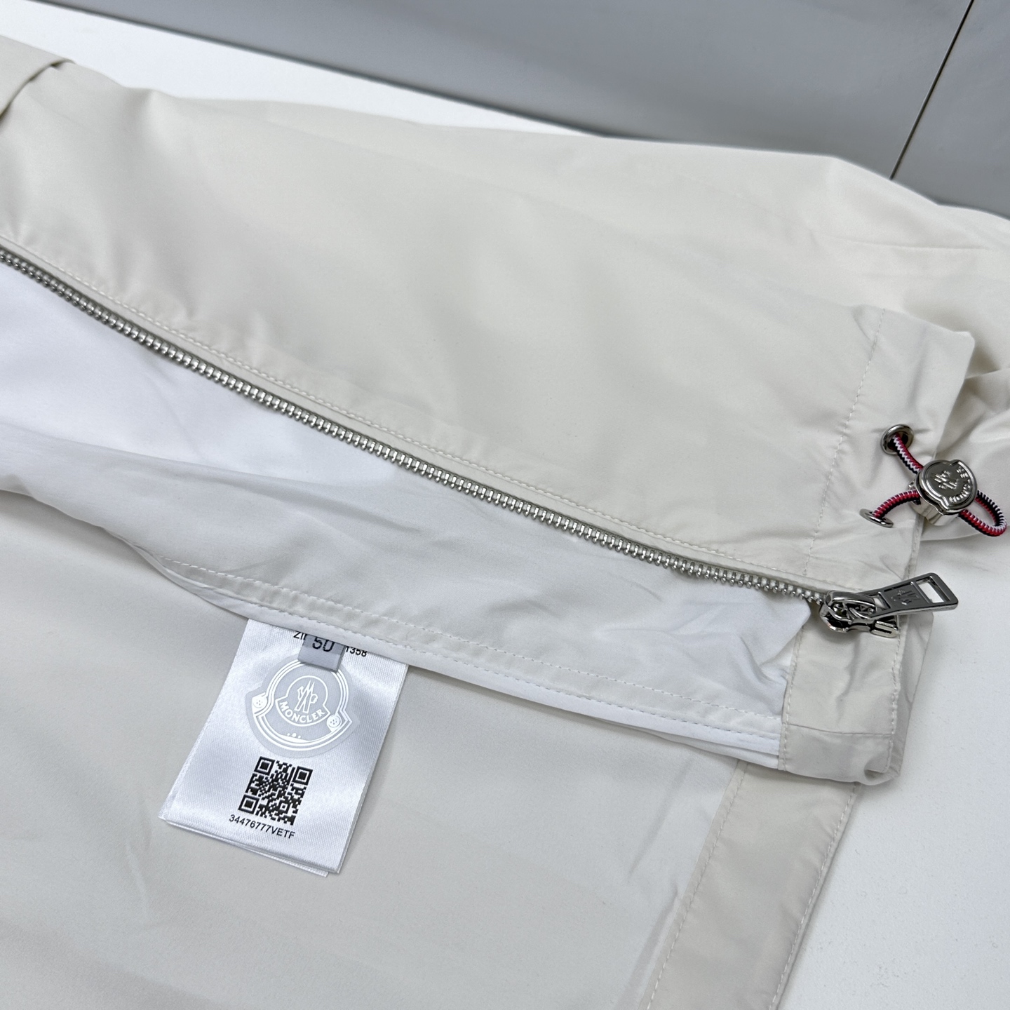 🆕Moncler蒙口 2026早春系列，最新时尚立领夹克外套.处处细节显工艺足够的高级 结构性剪裁的设计