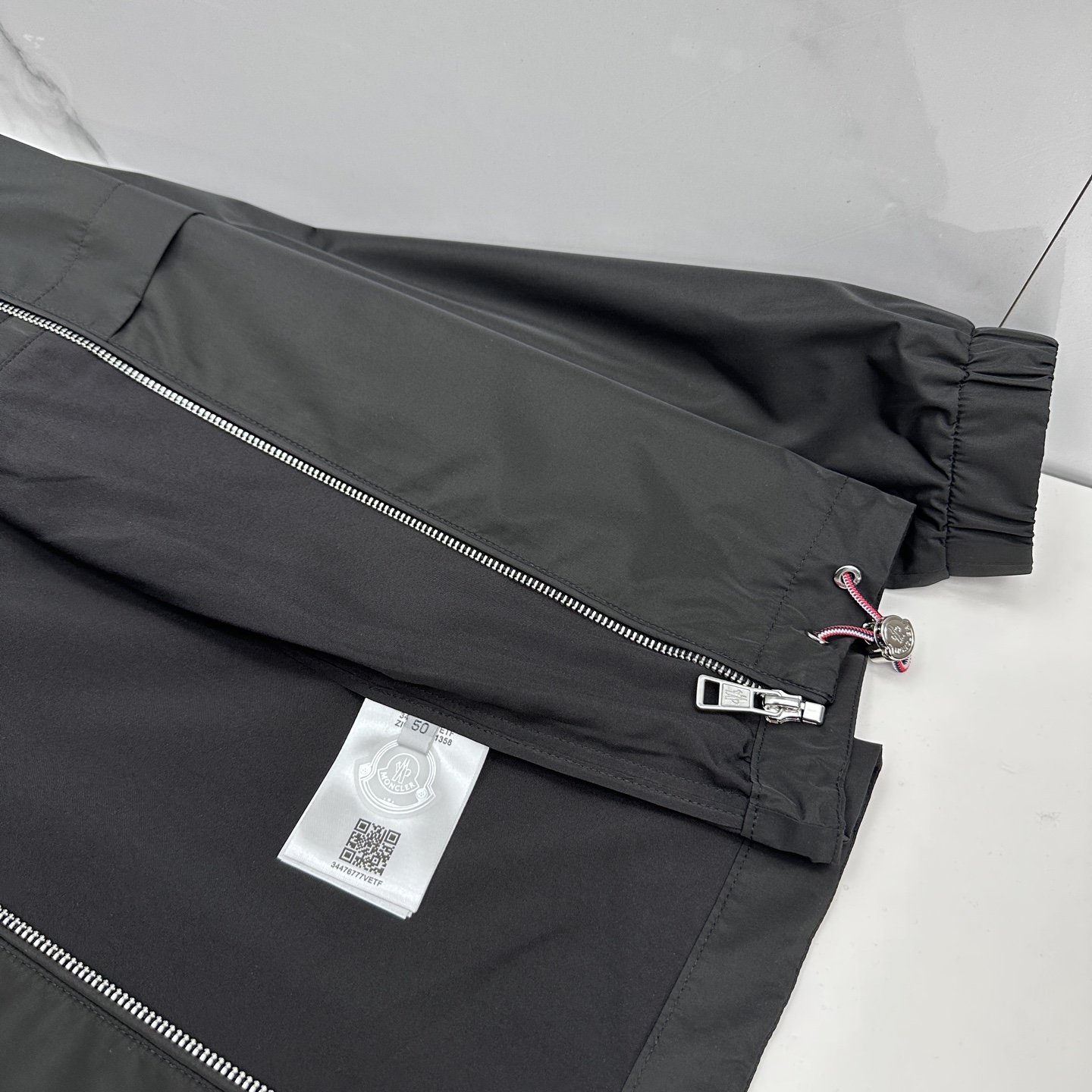 🆕Moncler蒙口 2026早春系列，最新时尚立领夹克外套.处处细节显工艺足够的高级 结构性剪裁的设计