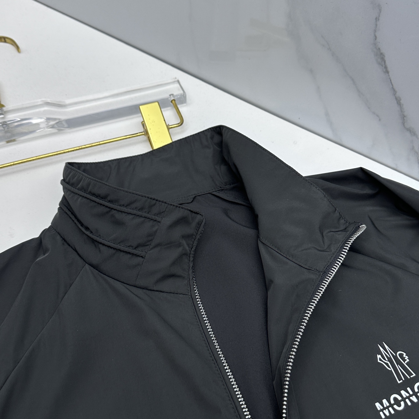 🆕Moncler蒙口 2026早春系列，最新时尚立领夹克外套.处处细节显工艺足够的高级 结构性剪裁的设计