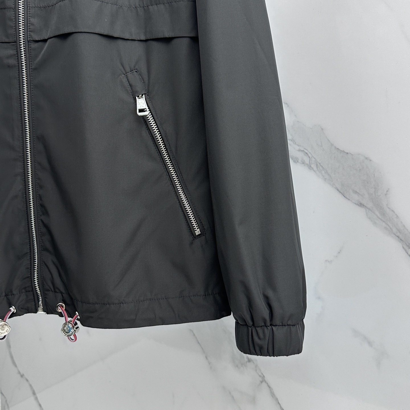 🆕Moncler蒙口 2026早春系列，最新时尚立领夹克外套.处处细节显工艺足够的高级 结构性剪裁的设计