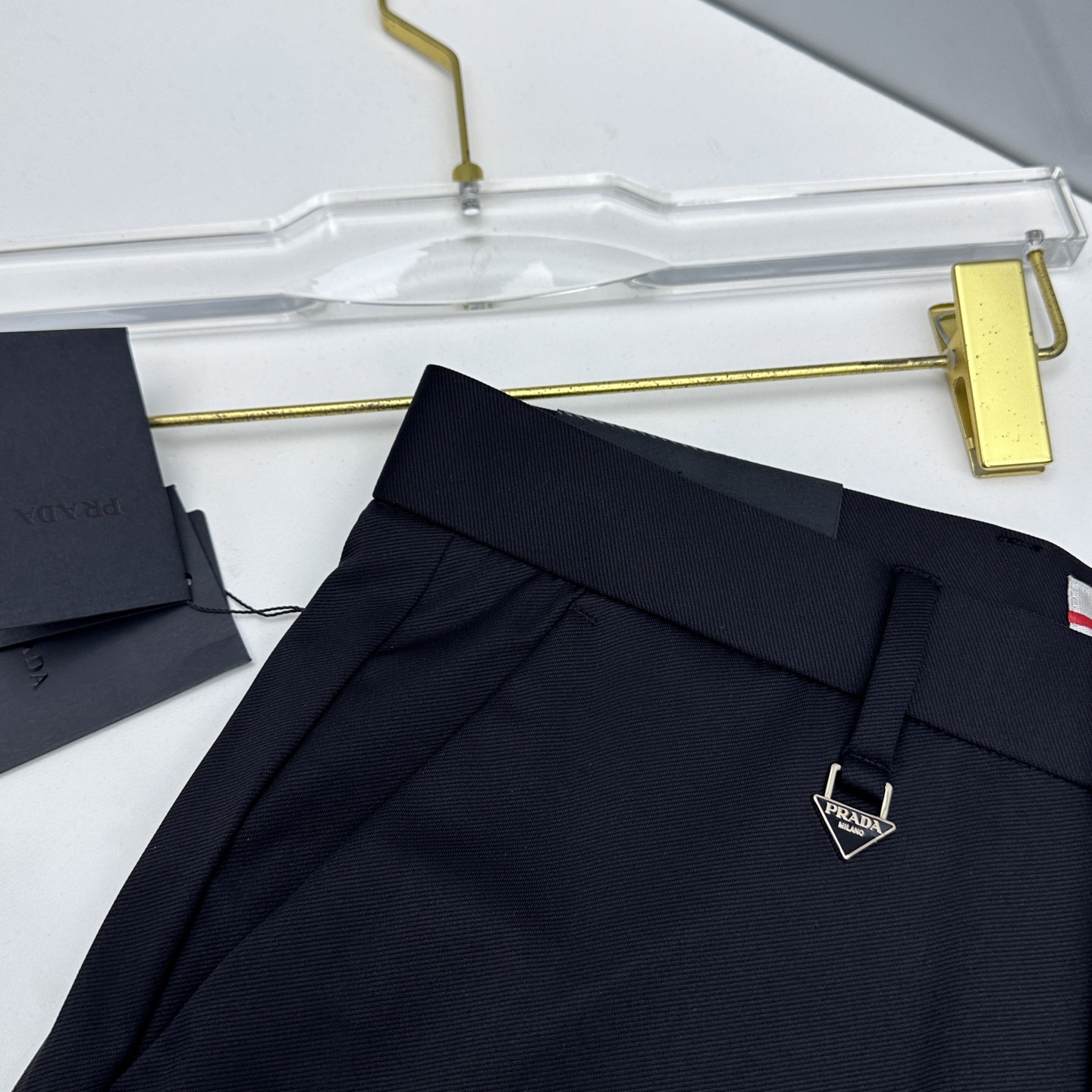 🆕Prada普拉达 春夏新品休闲裤西裤，官网同步发售，裤身工艺设计，客供辅料、面料定制，柔软丝滑，代工厂