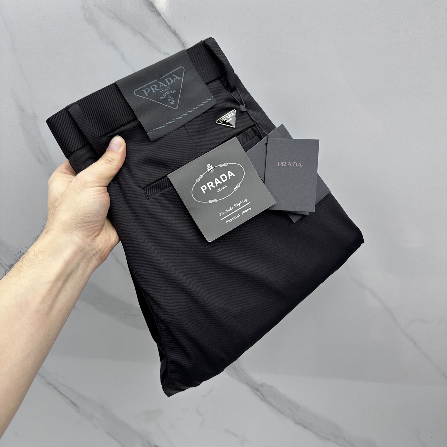 🆕Prada普拉达 春夏新品休闲裤西裤，官网同步发售，裤身工艺设计，客供辅料、面料定制，柔软丝滑，代工厂