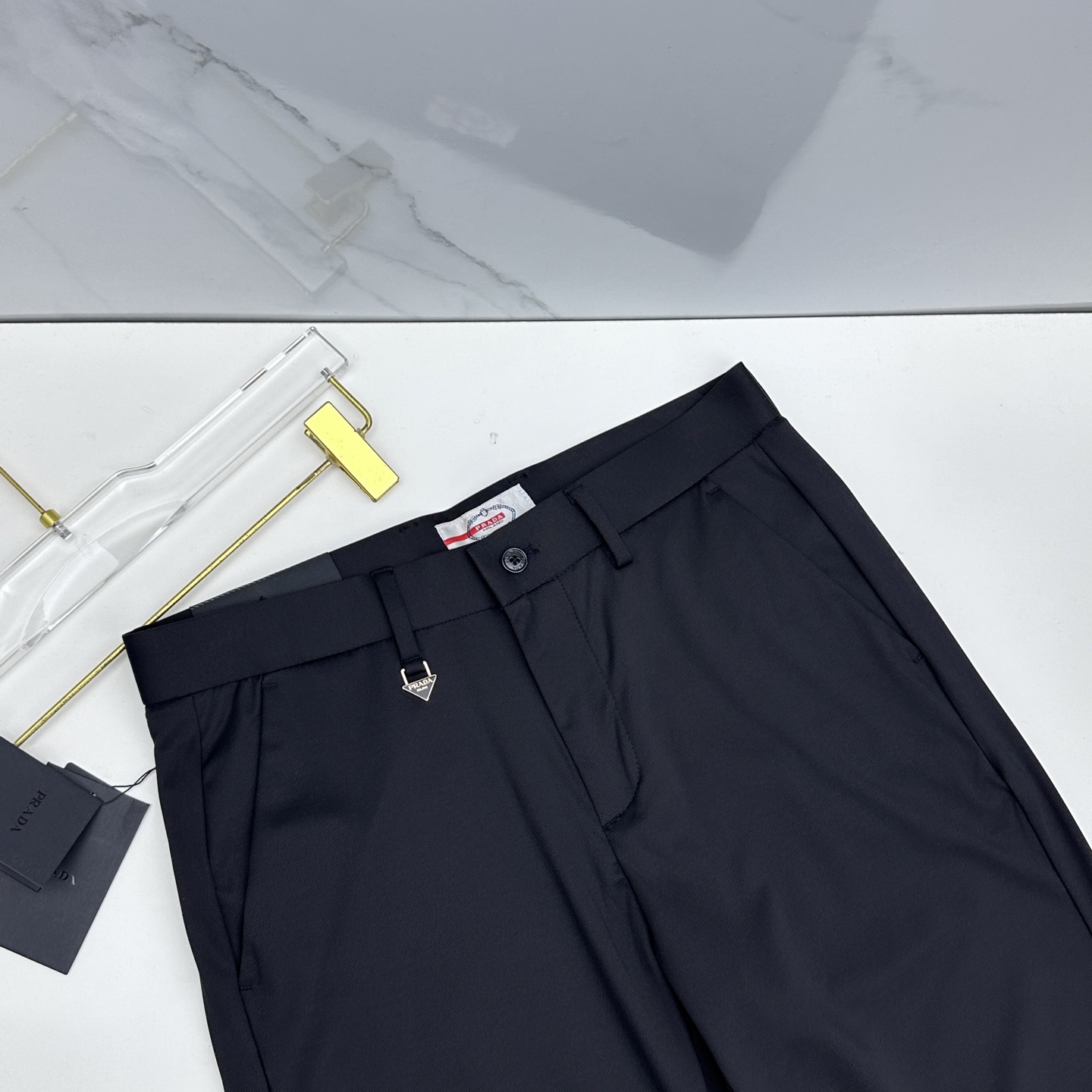 🆕Prada普拉达 春夏新品休闲裤西裤，官网同步发售，裤身工艺设计，客供辅料、面料定制，柔软丝滑，代工厂