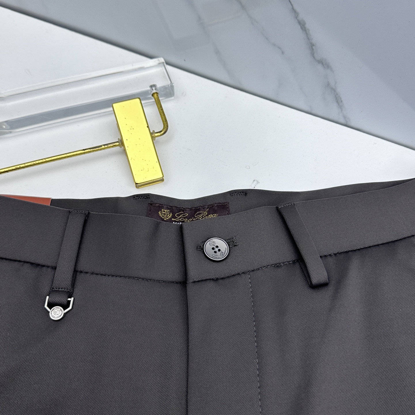 🆕Loro Piana 春夏新品休闲裤西裤，官网同步发售，裤身工艺设计，客供辅料、面料定制，柔软丝滑，代