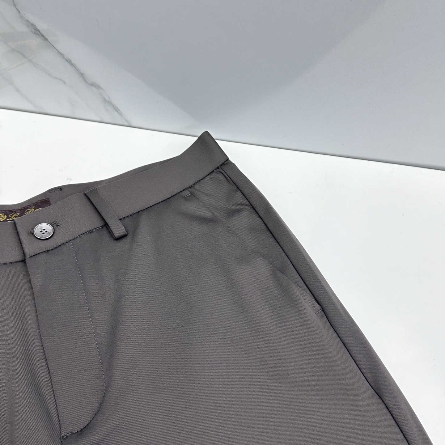 🆕Loro Piana 春夏新品休闲裤西裤，官网同步发售，裤身工艺设计，客供辅料、面料定制，柔软丝滑，代