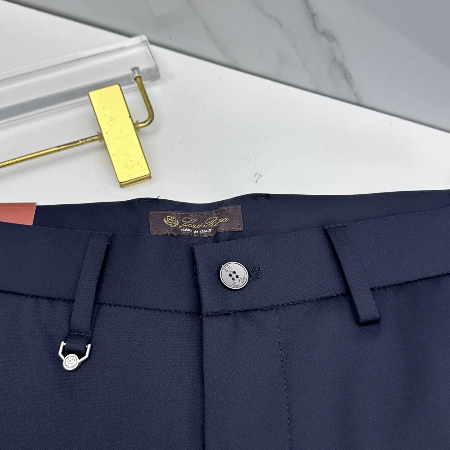 🆕Loro Piana 春夏新品休闲裤西裤，官网同步发售，裤身工艺设计，客供辅料、面料定制，柔软丝滑，代