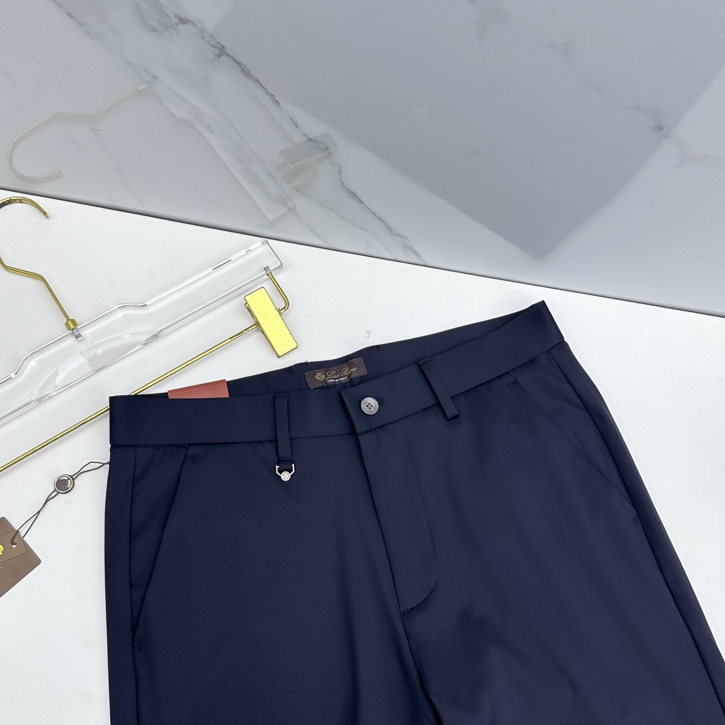 🆕Loro Piana 春夏新品休闲裤西裤，官网同步发售，裤身工艺设计，客供辅料、面料定制，柔软丝滑，代