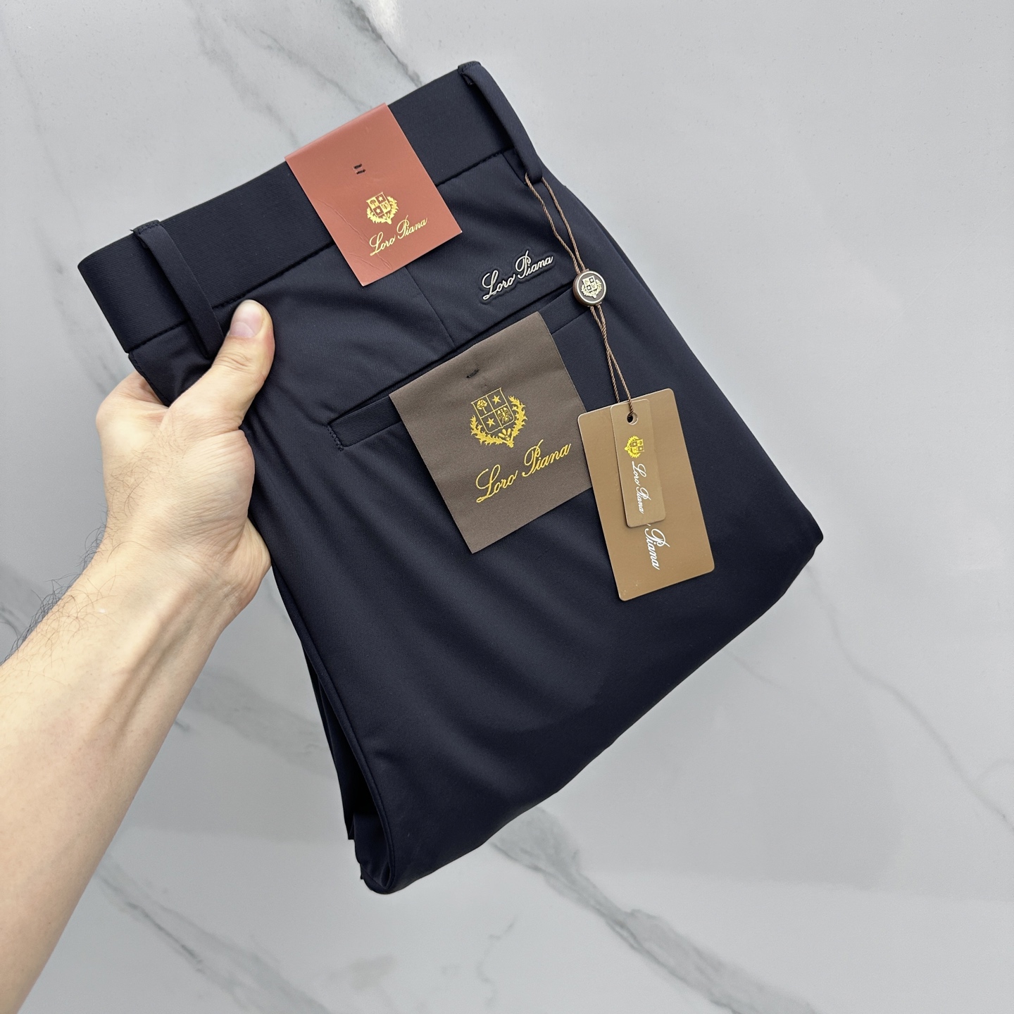 🆕Loro Piana 春夏新品休闲裤西裤，官网同步发售，裤身工艺设计，客供辅料、面料定制，柔软丝滑，代