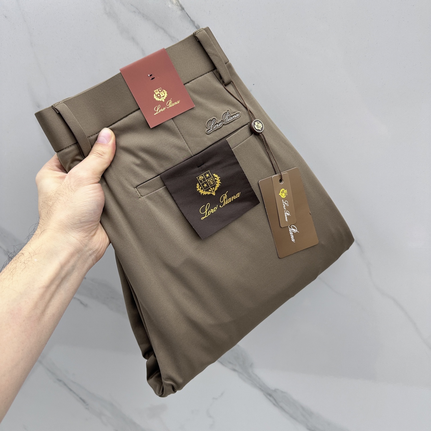 🆕Loro Piana 春夏新品休闲裤西裤，官网同步发售，裤身工艺设计，客供辅料、面料定制，柔软丝滑，代