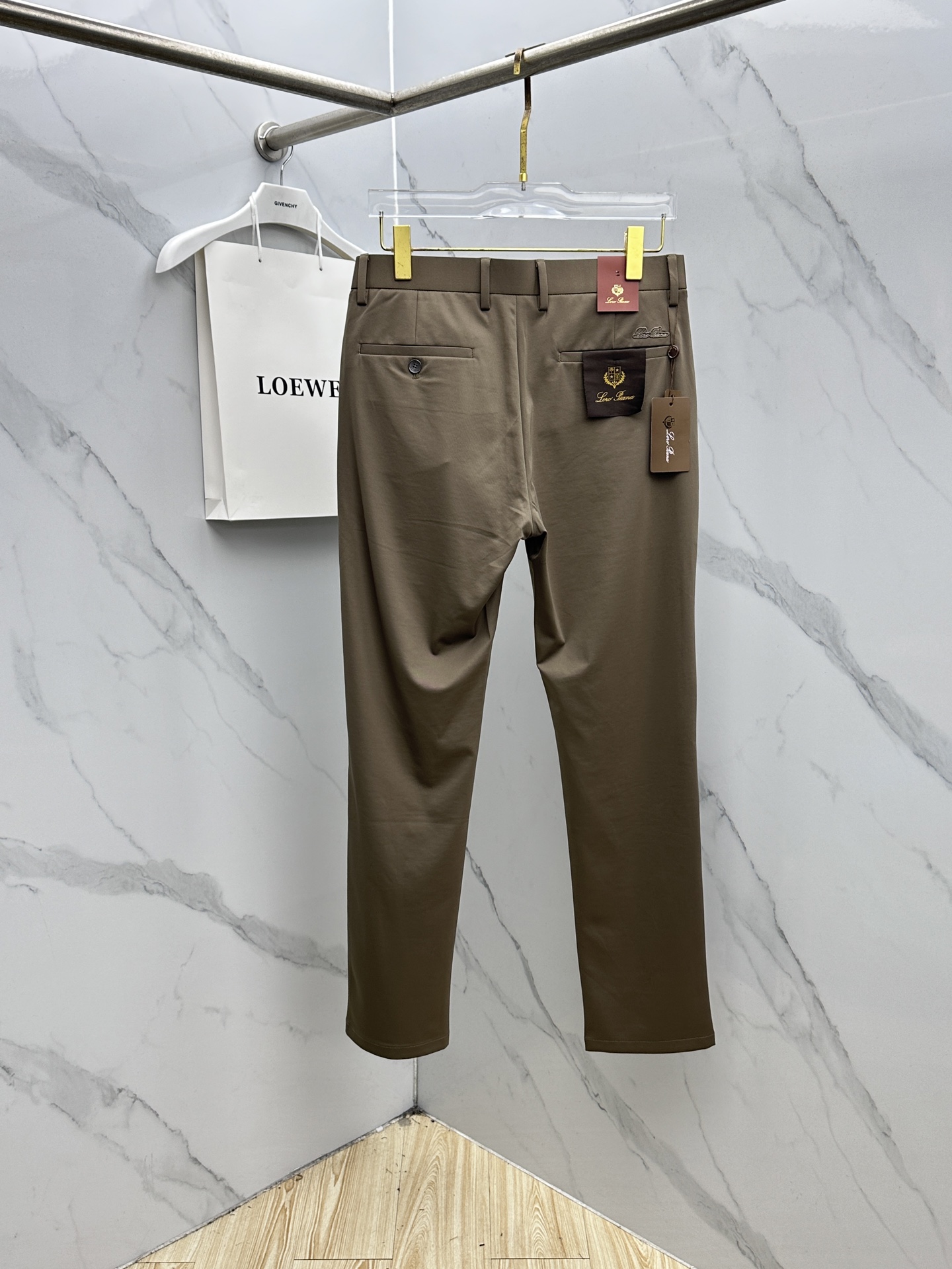 🆕Loro Piana 春夏新品休闲裤西裤，官网同步发售，裤身工艺设计，客供辅料、面料定制，柔软丝滑，代