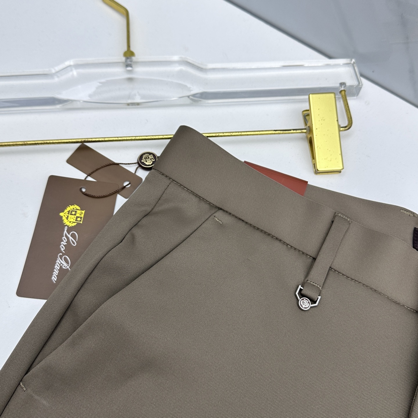 🆕Loro Piana 春夏新品休闲裤西裤，官网同步发售，裤身工艺设计，客供辅料、面料定制，柔软丝滑，代