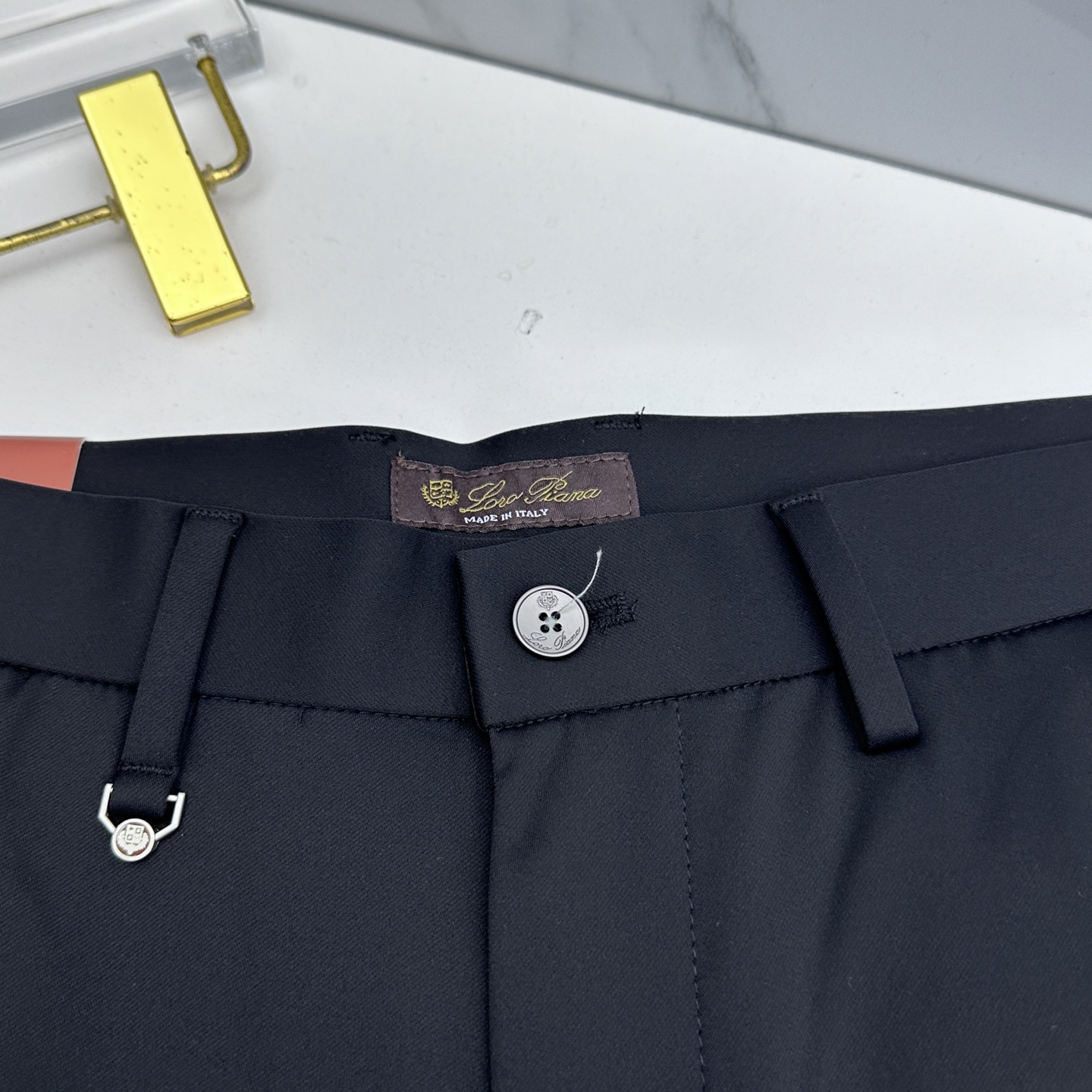 🆕Loro Piana 春夏新品休闲裤西裤，官网同步发售，裤身工艺设计，客供辅料、面料定制，柔软丝滑，代