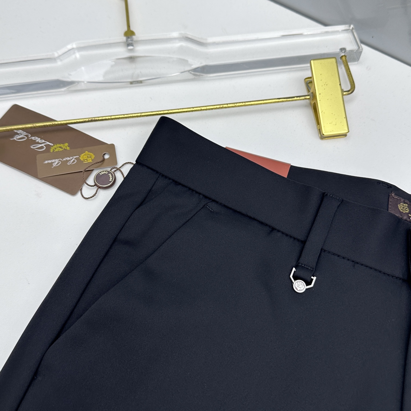 🆕Loro Piana 春夏新品休闲裤西裤，官网同步发售，裤身工艺设计，客供辅料、面料定制，柔软丝滑，代