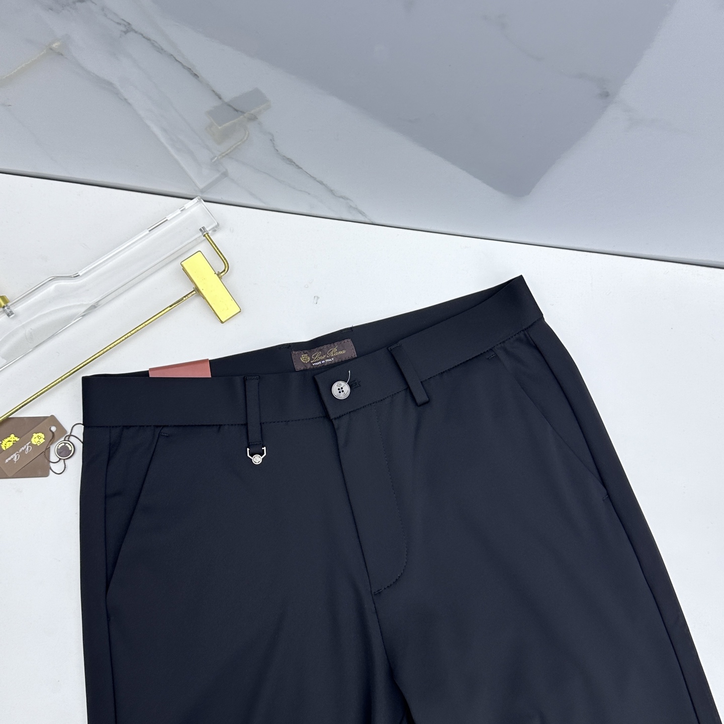 🆕Loro Piana 春夏新品休闲裤西裤，官网同步发售，裤身工艺设计，客供辅料、面料定制，柔软丝滑，代