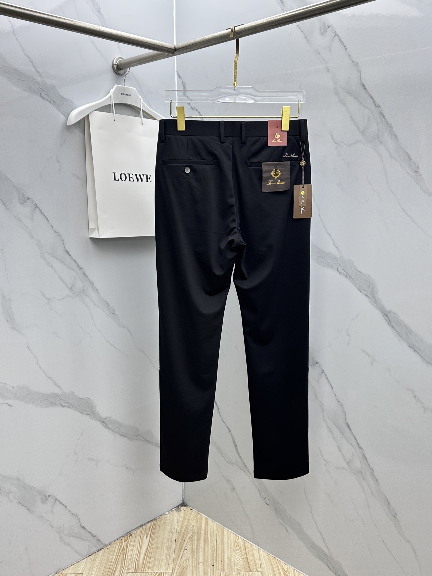 🆕Loro Piana 春夏新品休闲裤西裤，官网同步发售，裤身工艺设计，客供辅料、面料定制，柔软丝滑，代