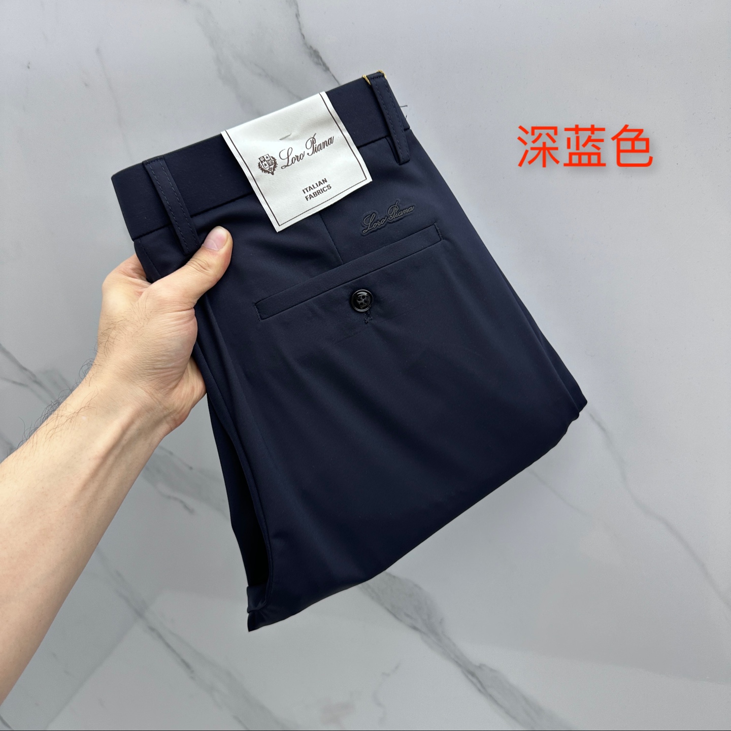 NO:775993,LP's new spring and summer casual trousers, trousers, available simultaneously on the official website, trousers body craftsmanship design, customer-supplied accessories and fabrics are customized, soft and silky, factory-produced without inspection!  Every detail is done to the extreme, original hardware accessories, full of fashion, stylish and handsome upper body, a must-have item for fashionistas!  Original product from AX!  Code number 30-40 Yes 35 No 37. 39,,loro piana,19860909LP 春夏新品休闲裤西裤,官网同步发售,裤身工艺设计,客供辅料、面料定制,柔软丝滑,代工厂出品免检！每个细节做到极致,原版五金配件,潮范十足、上身有型帅气,潮人必备单品！ AX原单出品！ 码数30-40有35无37. 39,,loro piana,,Men's clothing