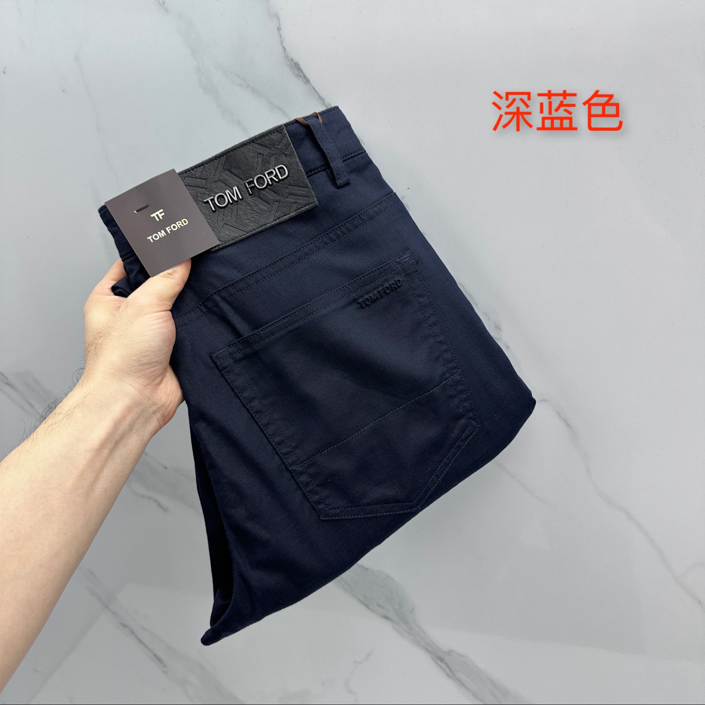 NO:775998,TOM FORD's new spring and summer casual five-pocket trousers are on sale simultaneously on the official website. The trousers are designed with craftsmanship, customer-supplied accessories and fabrics are customized. They are soft and silky. Factory-made products are free of inspection!  Every detail is done to the extreme, original hardware accessories, full of fashion, stylish and handsome upper body, a must-have item for fashionistas!  Original product from AX!  Code number 30-40 Yes 35 No 37. 39,,tom ford,19860909TOM FORD 春夏新品休闲五袋西裤,官网同步发售,裤身工艺设计,客供辅料、面料定制,柔软丝滑,代工厂出品免检！每个细节做到极致,原版五金配件,潮范十足、上身有型帅气,潮人必备单品！ AX原单出品！ 码数30-40有35无37. 39,,tom ford,,Men's clothing