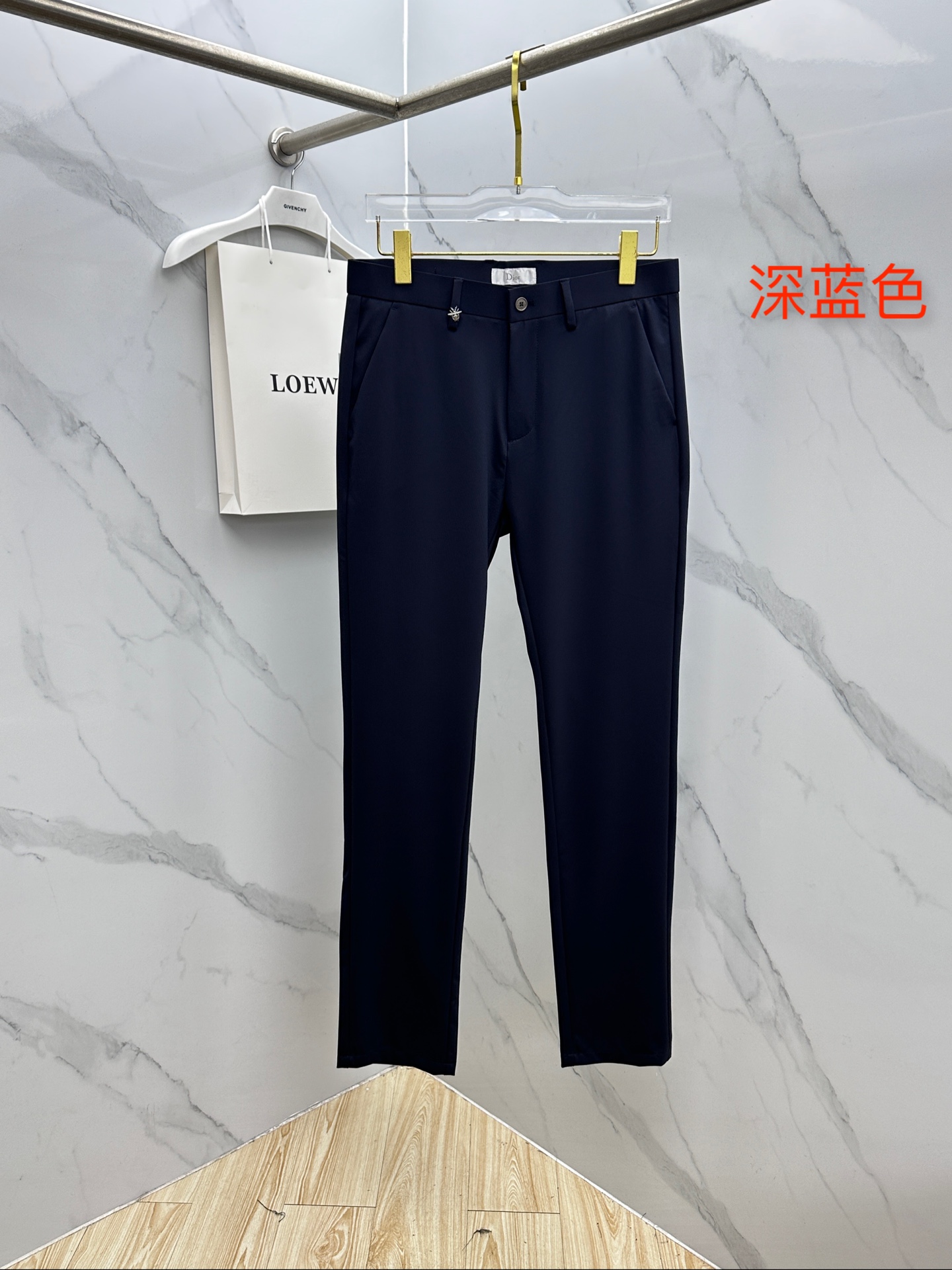🆕Dior迪奥 春夏新品休闲西裤，官网同步发售，裤身工艺设计，橡筋抽绳裤腰，客供辅料、面料定制，柔软丝滑