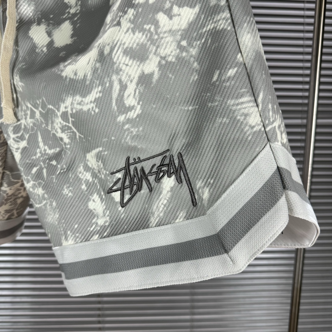 Stussy’s 2024 Logo Embroidered American Shorts in Ash, Sizes M-XL. - 图片 8