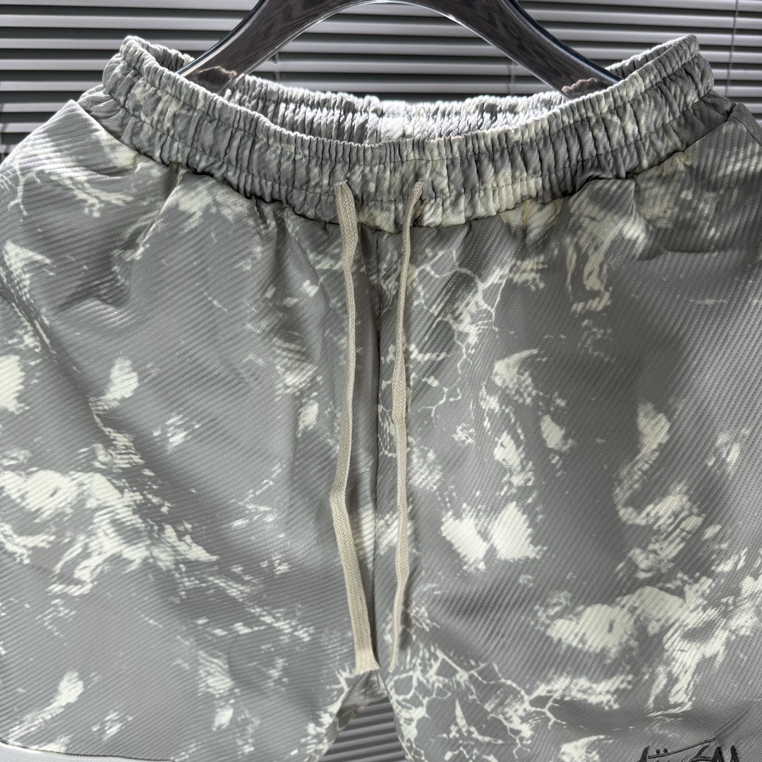 Stussy’s 2024 Logo Embroidered American Shorts in Ash, Sizes M-XL. - 图片 6