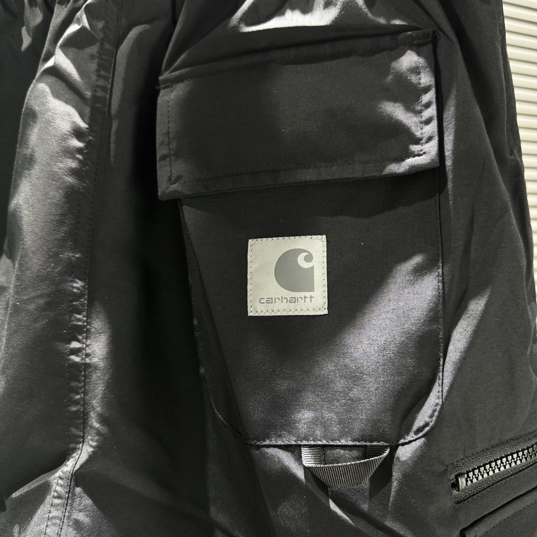 “CDA#C23 Top Version Carhartt WiM Reflective Shorts with Customized Comfort and Ventilation” - 图片 9