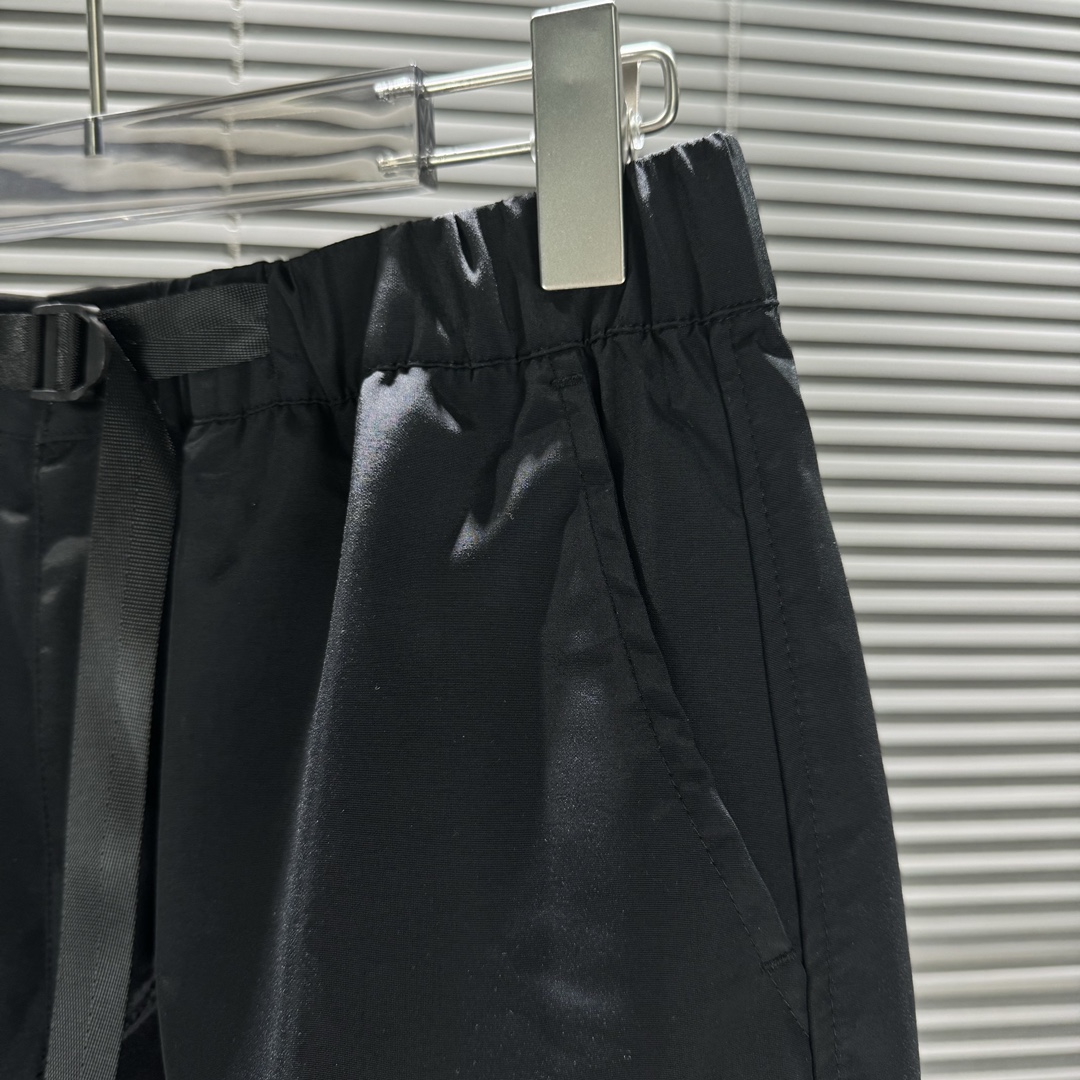 “CDA#C23 Top Version Carhartt WiM Reflective Shorts with Customized Comfort and Ventilation” - 图片 7