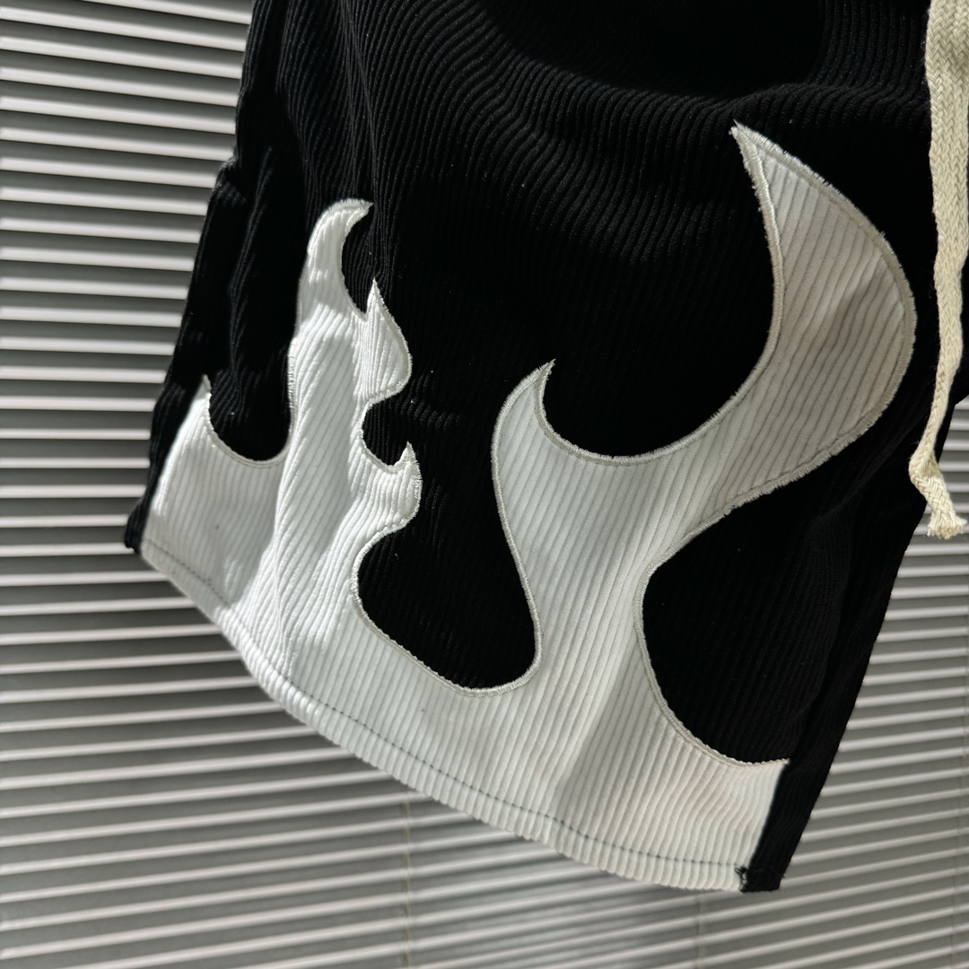 Stussy 2024FW High Street Five-Minute Shorts with Flames Embroidery in Black and White - 图片 5