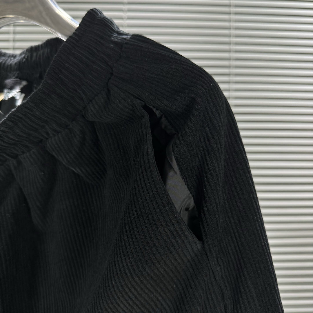 Stussy 2024FW High Street Five-Minute Shorts with Flames Embroidery in Black and White - 图片 8