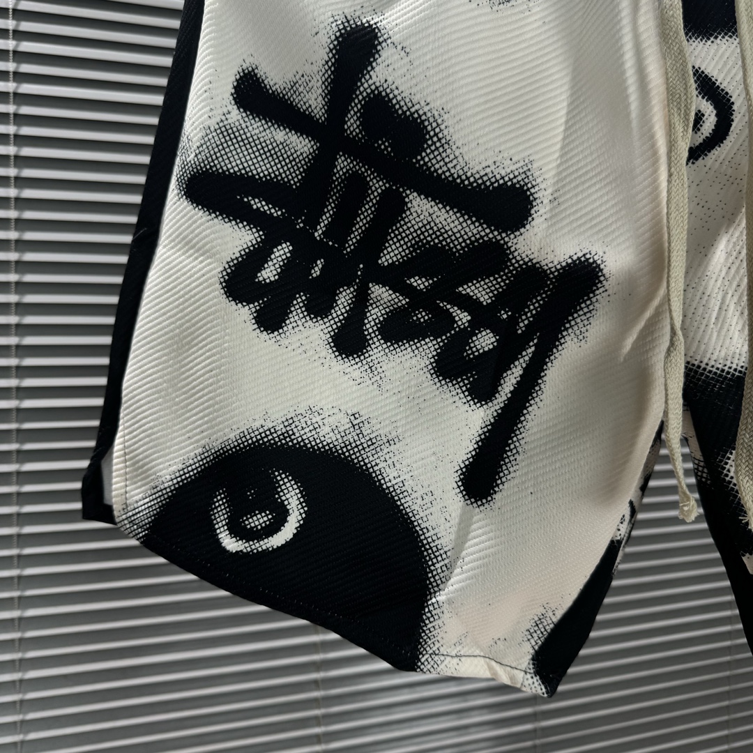 Stussy Black Eight Logo Shorts: Classic American Design, High-Quality Cotton, Digital Print. - 图片 6