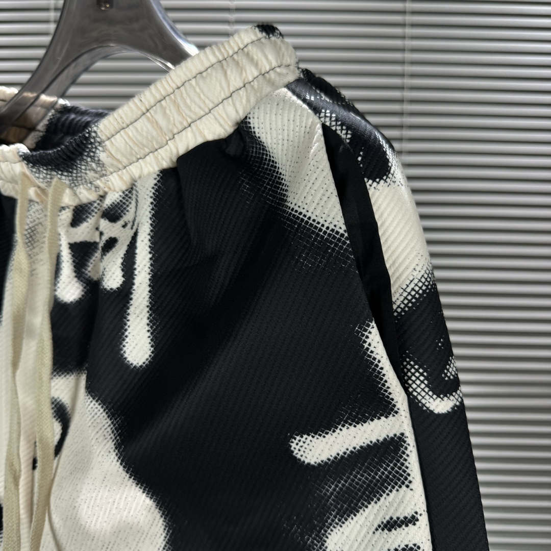 Stussy Black Eight Logo Shorts: Classic American Design, High-Quality Cotton, Digital Print. - 图片 5
