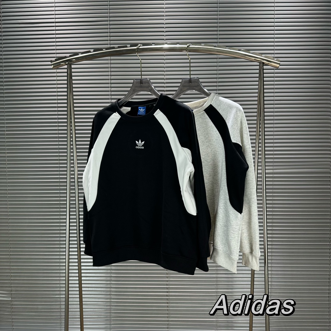 Fashionable Embroidered Velvet Coats for Oversize Couples – CDA#B121