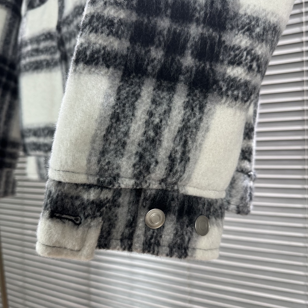 Stone Island 23FW Black & White Skin Jacket: Hot Trend for All Genders - 图片 8