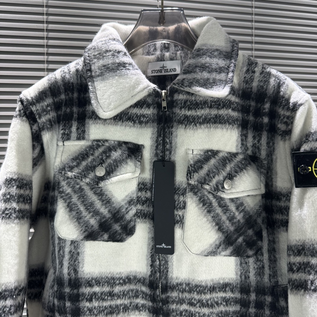 Stone Island 23FW Black & White Skin Jacket: Hot Trend for All Genders - 图片 4