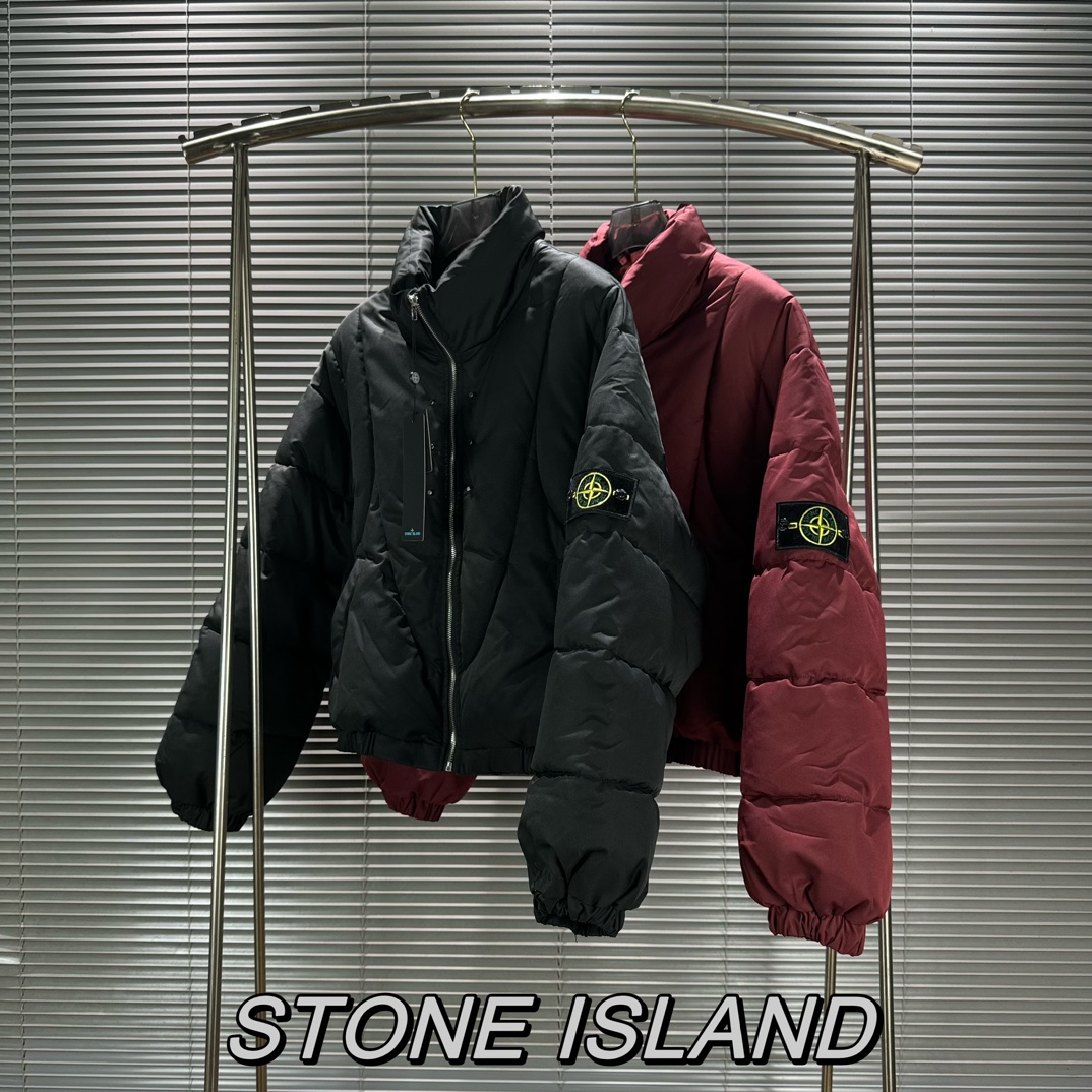 Stone Island 2024FW Collection Highlights: Punk-style designs in Ankara Red and Magic Black. Sizes range from M to XL. - 图片 1