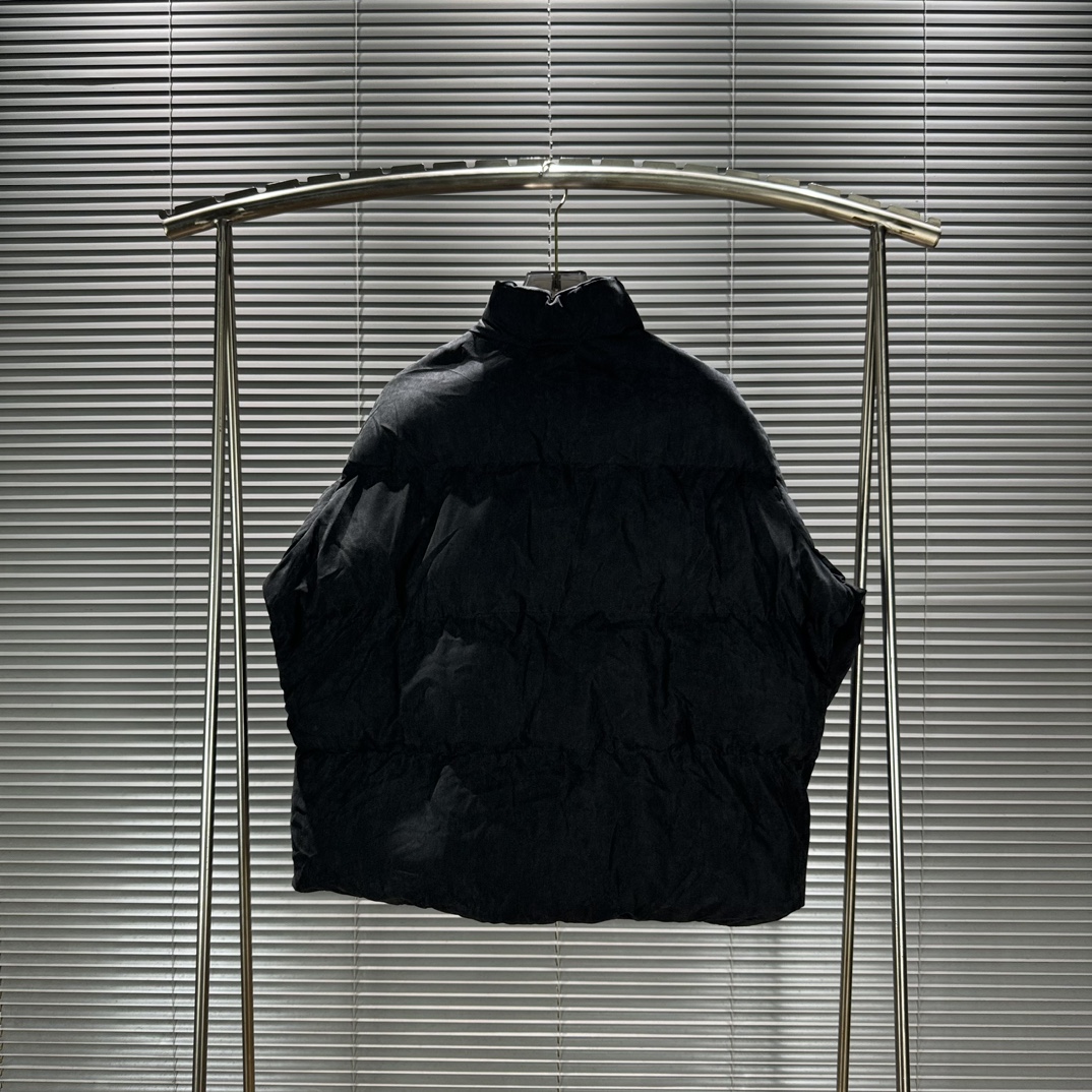 Stone Island Deconstructive Cotton Jacket: High Street Style, Winter Heavy Suit, Khaki and Black. - 图片 3