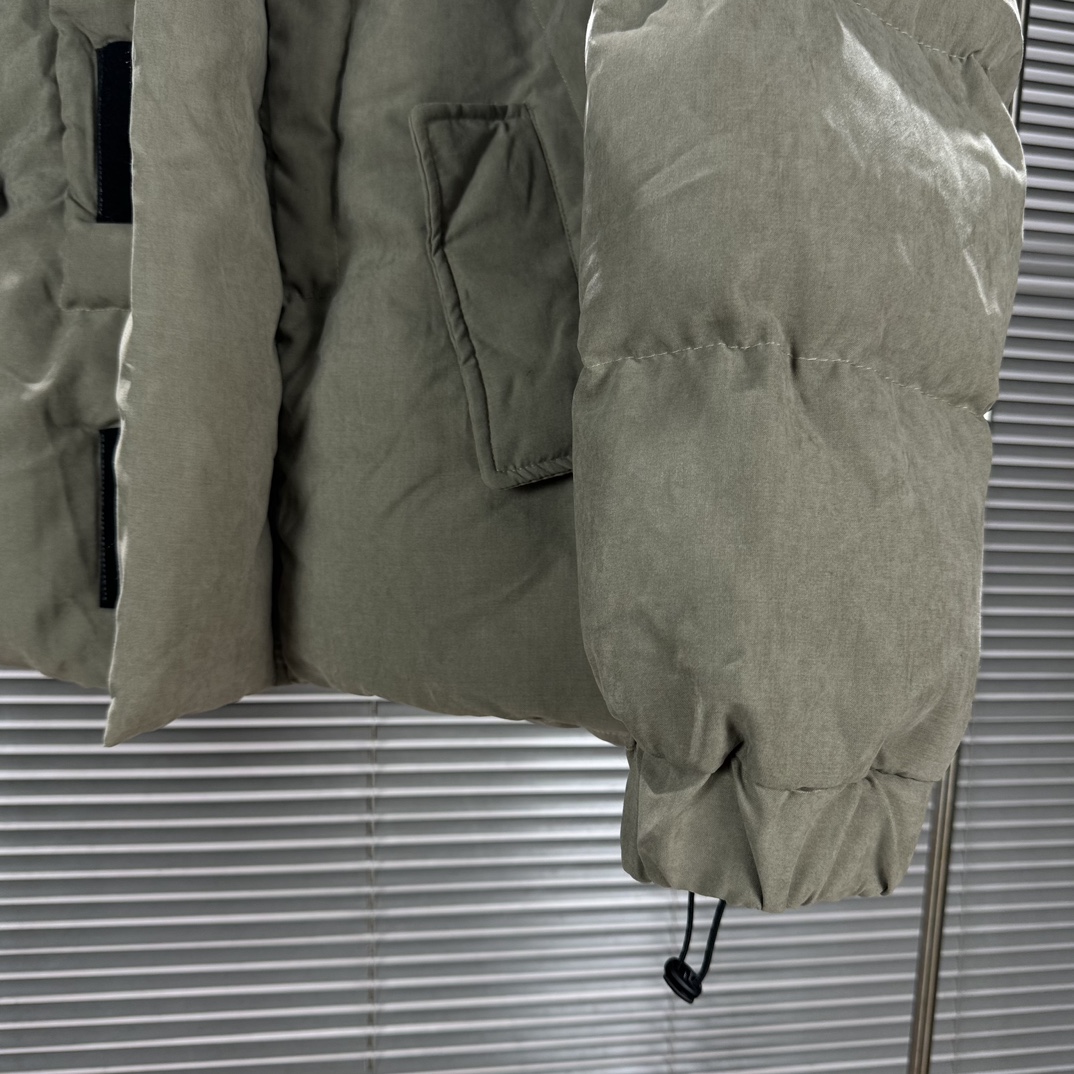Stone Island Deconstructive Cotton Jacket: High Street Style, Winter Heavy Suit, Khaki and Black. - 图片 9