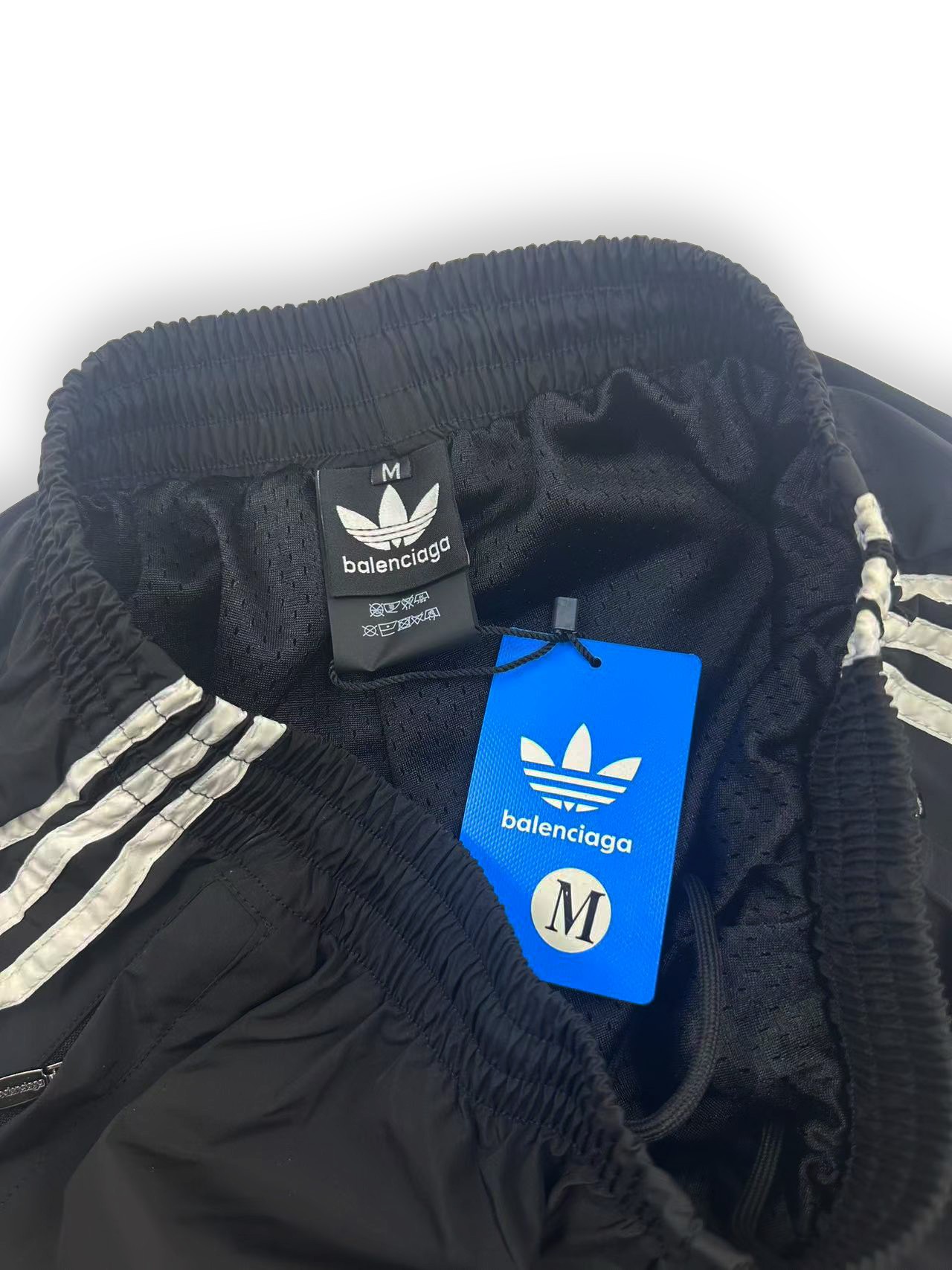 Balenciaga x Adidas Sport Shorts Infograph: Sizes, Features, and Recommendations - 图片 4