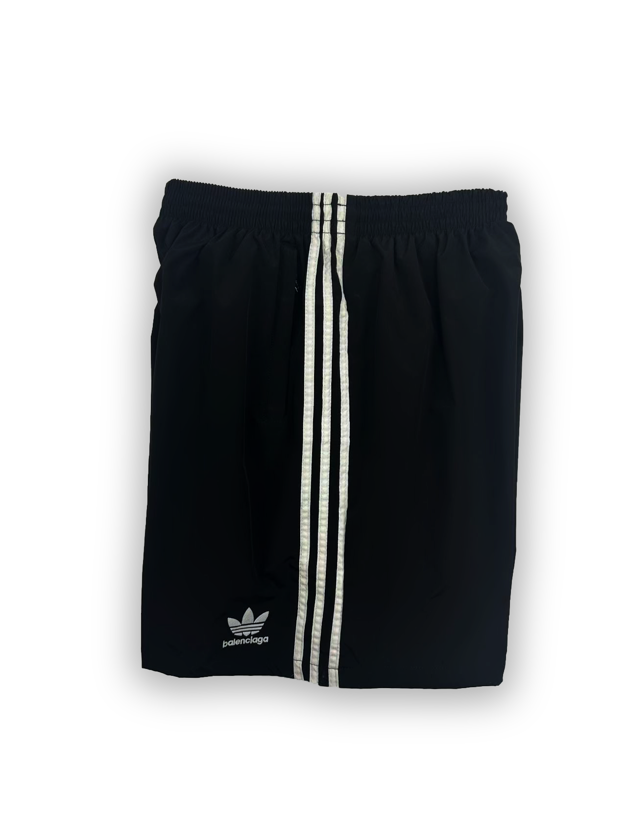 Balenciaga x Adidas Sport Shorts Infograph: Sizes, Features, and Recommendations - 图片 6